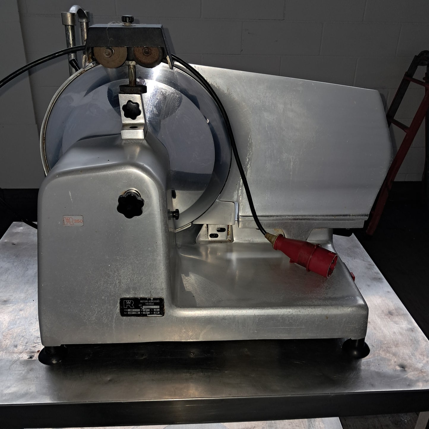 Affettatrice usata lama dritta da 35 cm corrente 380 v Attrezzatura da ristorazione usata Sd Service Store