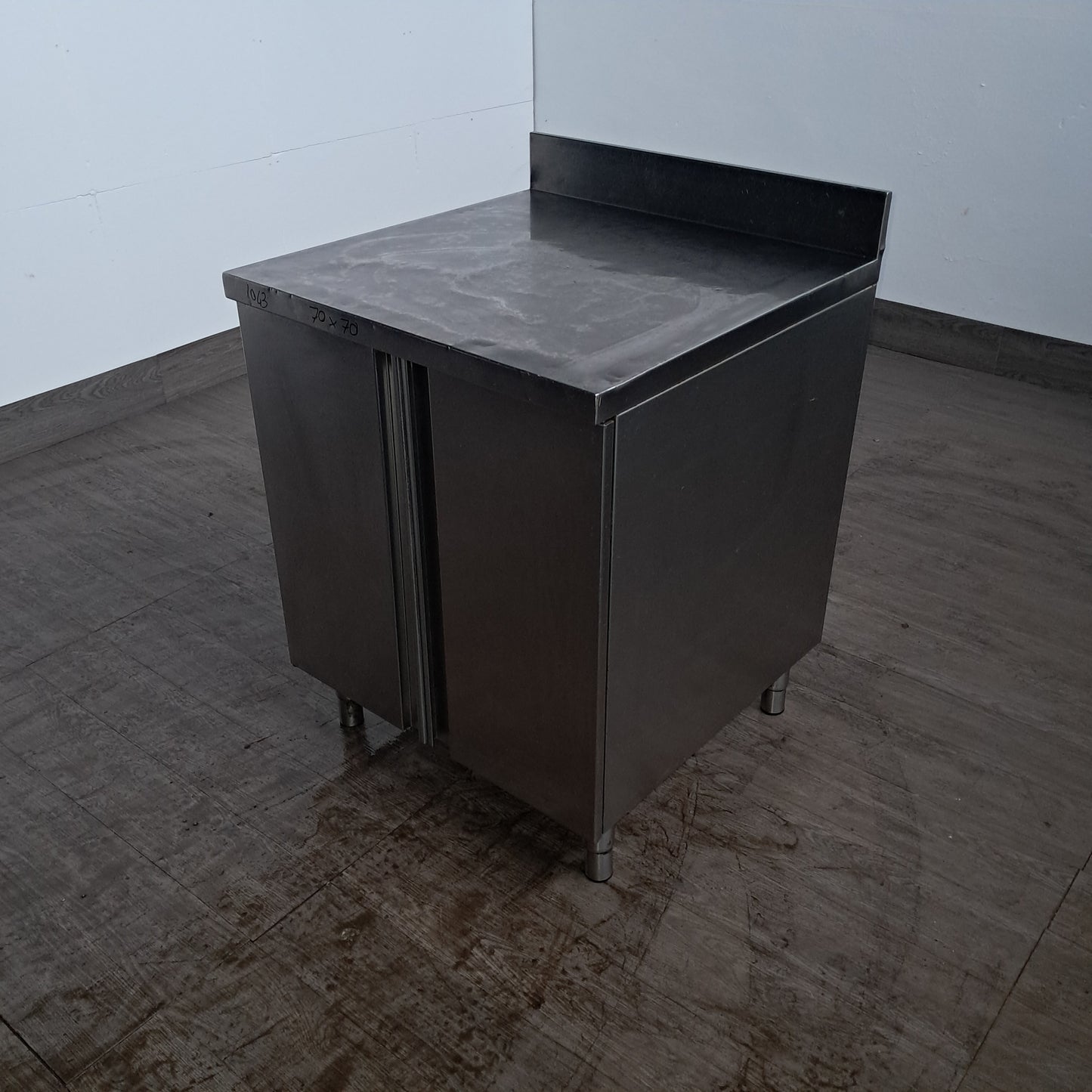 Banco usato in acciaio aisi 304 con 2 sportelli misure L 70 P 70 Alto 85 con mensola Attrezzatura da ristorazione usata Sd Service Store