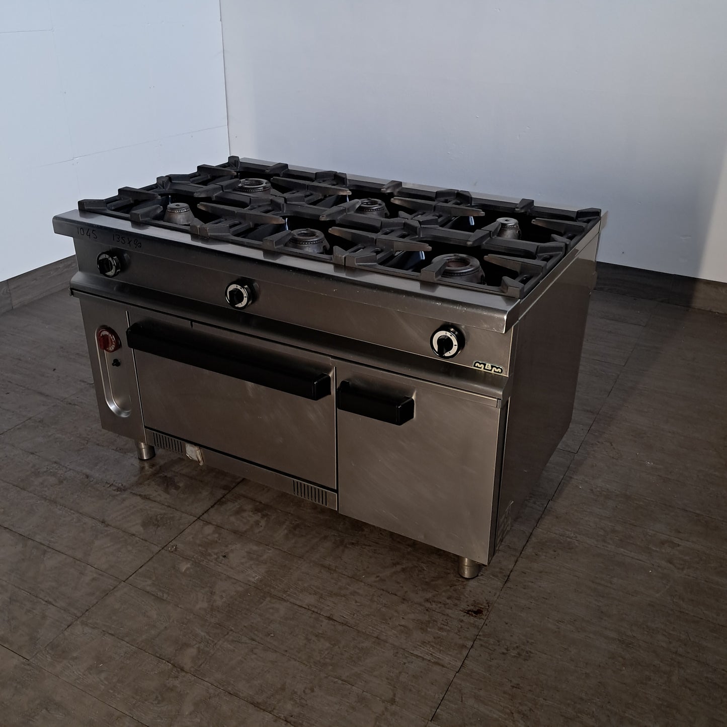 Cucina a gas 6 fuochi con forno usata (marca mareno) posizionamento centrale misire 130x 90 alta 85 Attrezzatura da ristorazione usata Sd Service Store