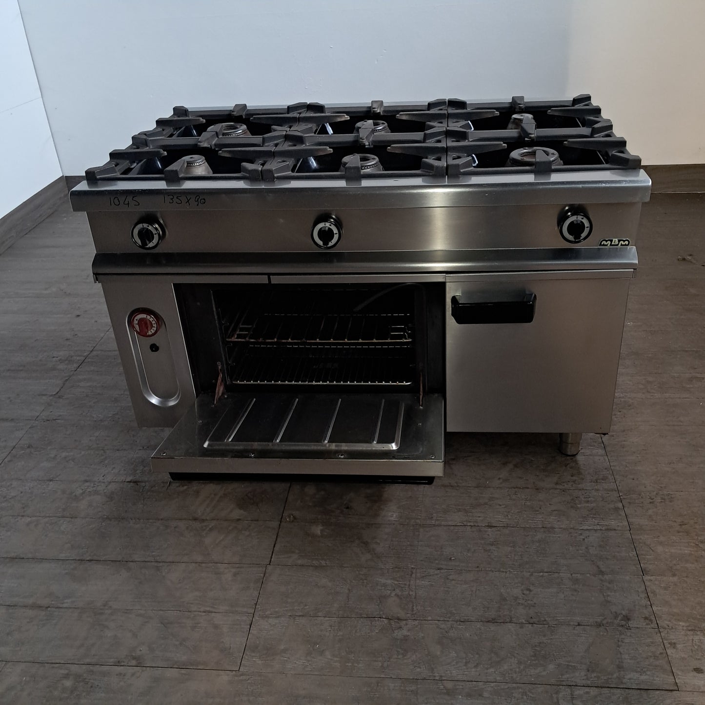 Cucina a gas 6 fuochi con forno usata (marca mareno) posizionamento centrale misire 130x 90 alta 85 Attrezzatura da ristorazione usata Sd Service Store