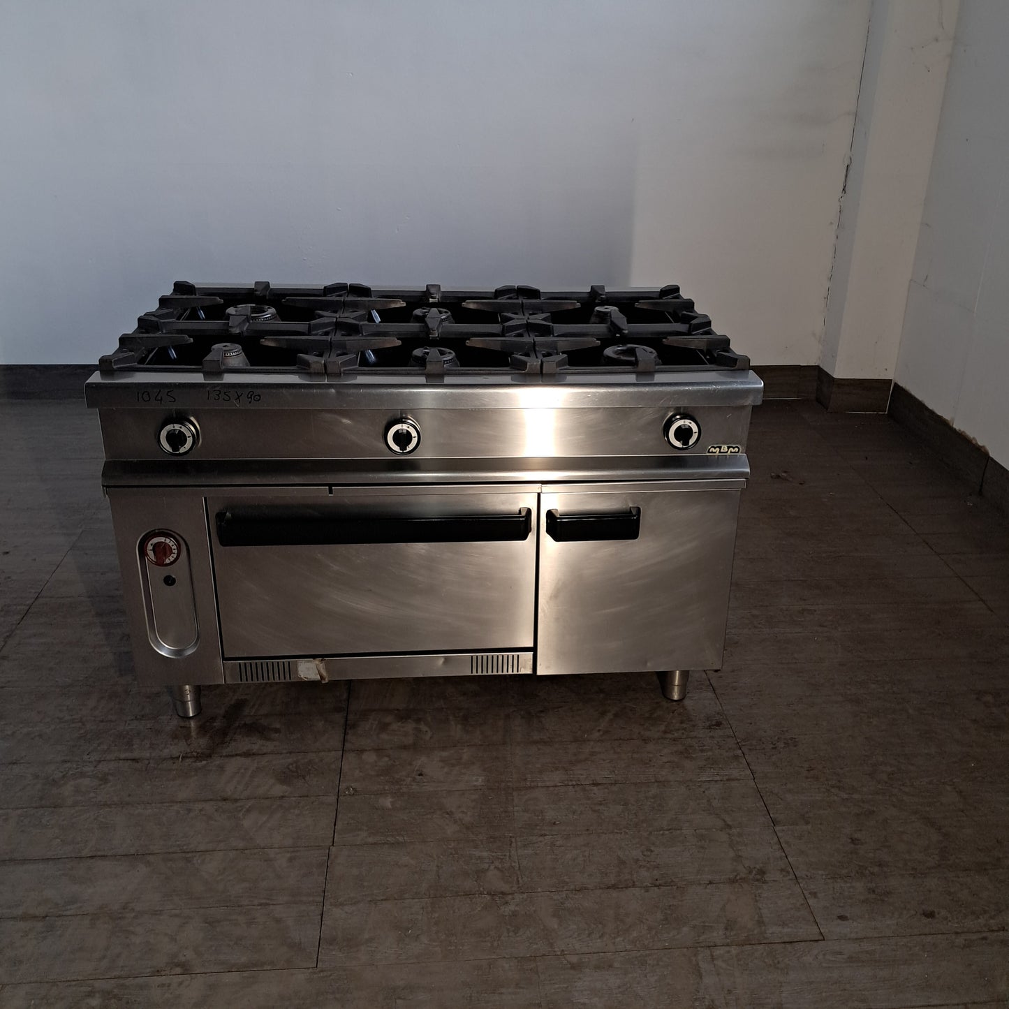 Cucina a gas 6 fuochi con forno usata (marca mareno) posizionamento centrale misire 130x 90 alta 85 Attrezzatura da ristorazione usata Sd Service Store