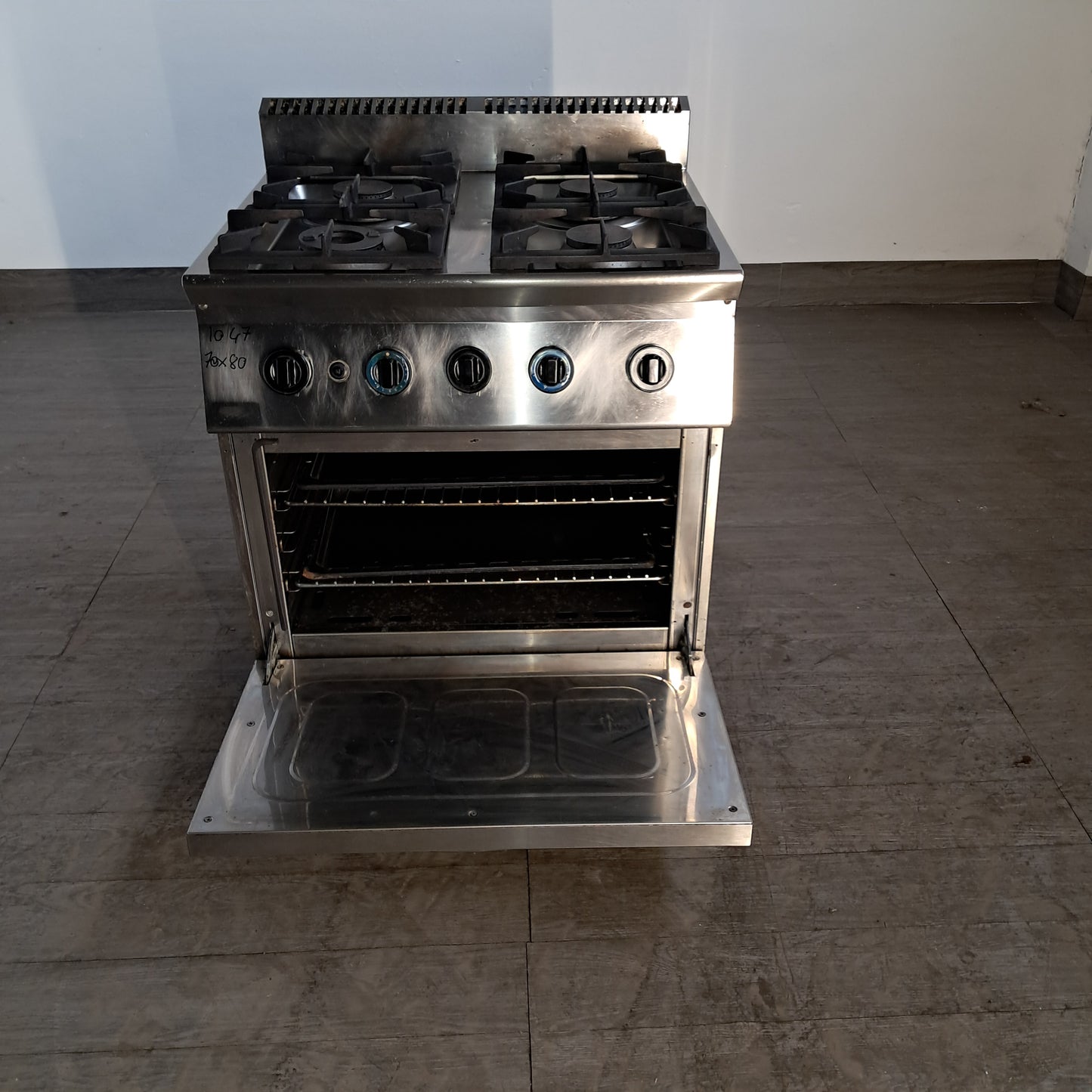 Cucina a gas 4 fuochi con forno usata misire 70x 80 alta 85 Attrezzatura da ristorazione usata Sd Service Store