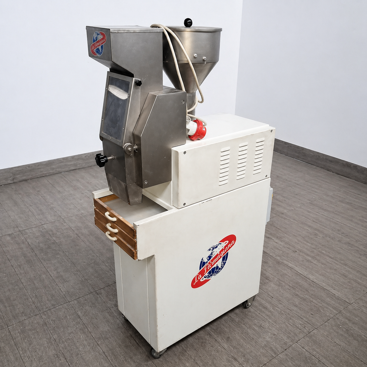 Gnoccatrice professionale ; 380 v ; (macchinario per fare gli gnocchi), usata per panificazione Attrezzatura da ristorazione usata Sd Service Store