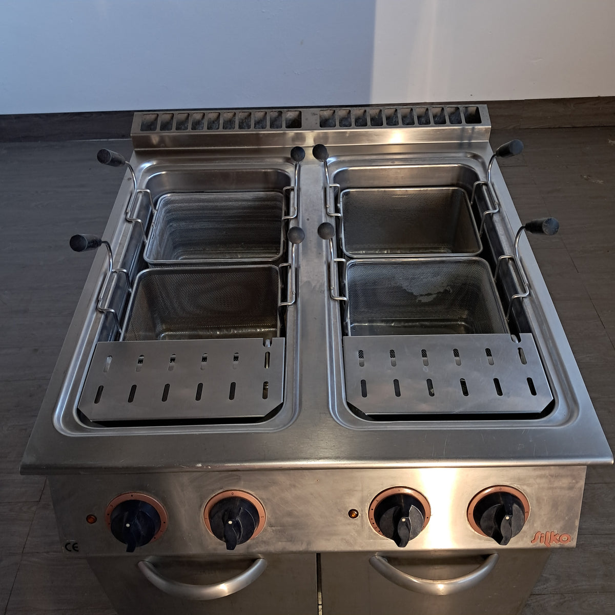 Bollitore elettrico 2 vasche ( 380 V) ( Marca Silko) L 90 P 90 H 85