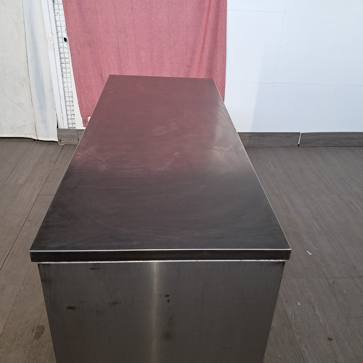 Banco inox AISI 304 con 2 sportelli, L 180 cm, P 70 cm, H 85 cm — usato Attrezzatura da ristorazione usata Sd Service Store