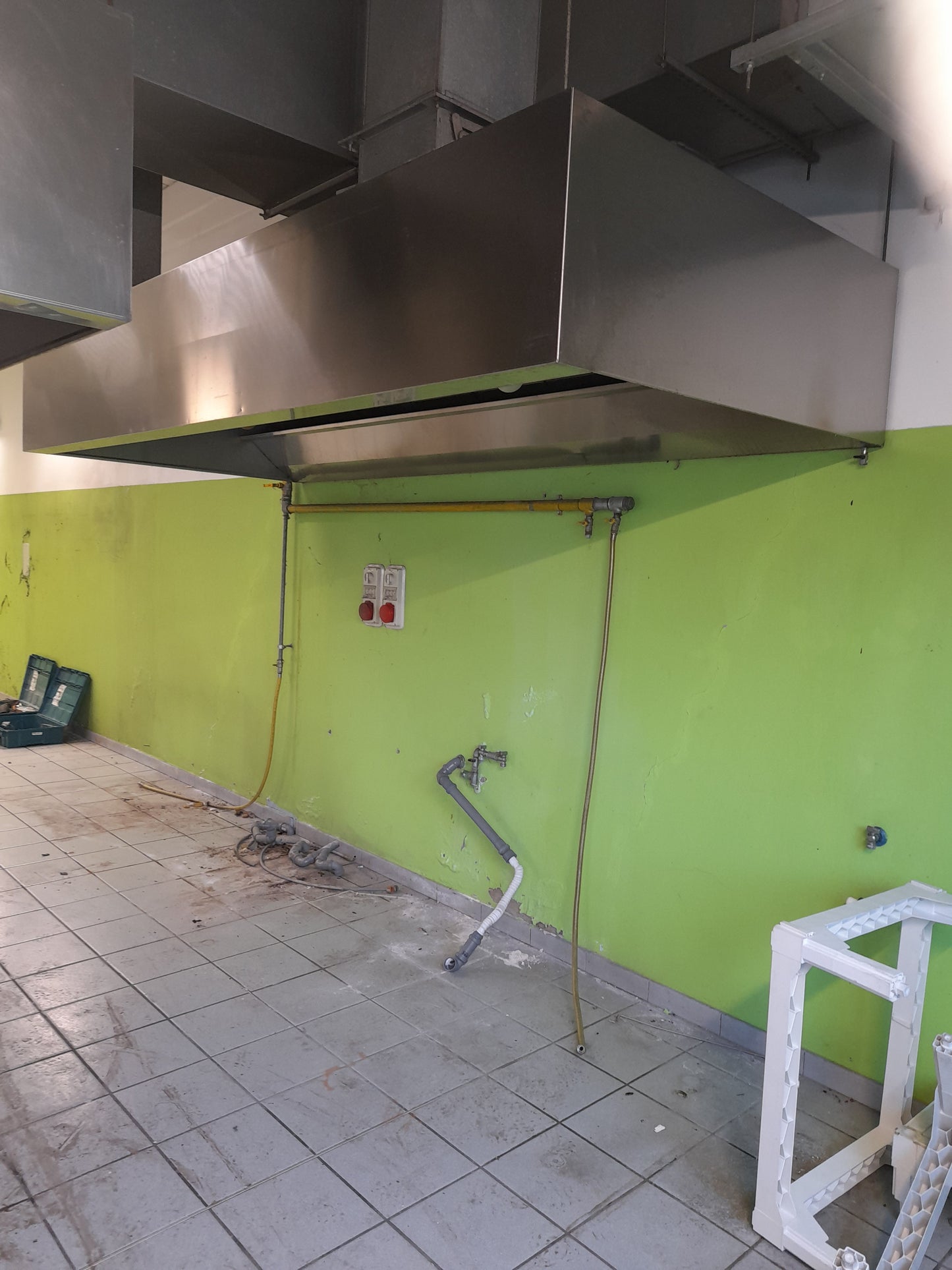 Cappa d'aspirazione usata in acciaio inox aisi 304 misure L 320 P 130 Alta 50 ( senza motore ) Attrezzatura da ristorazione usata Sd Service Store
