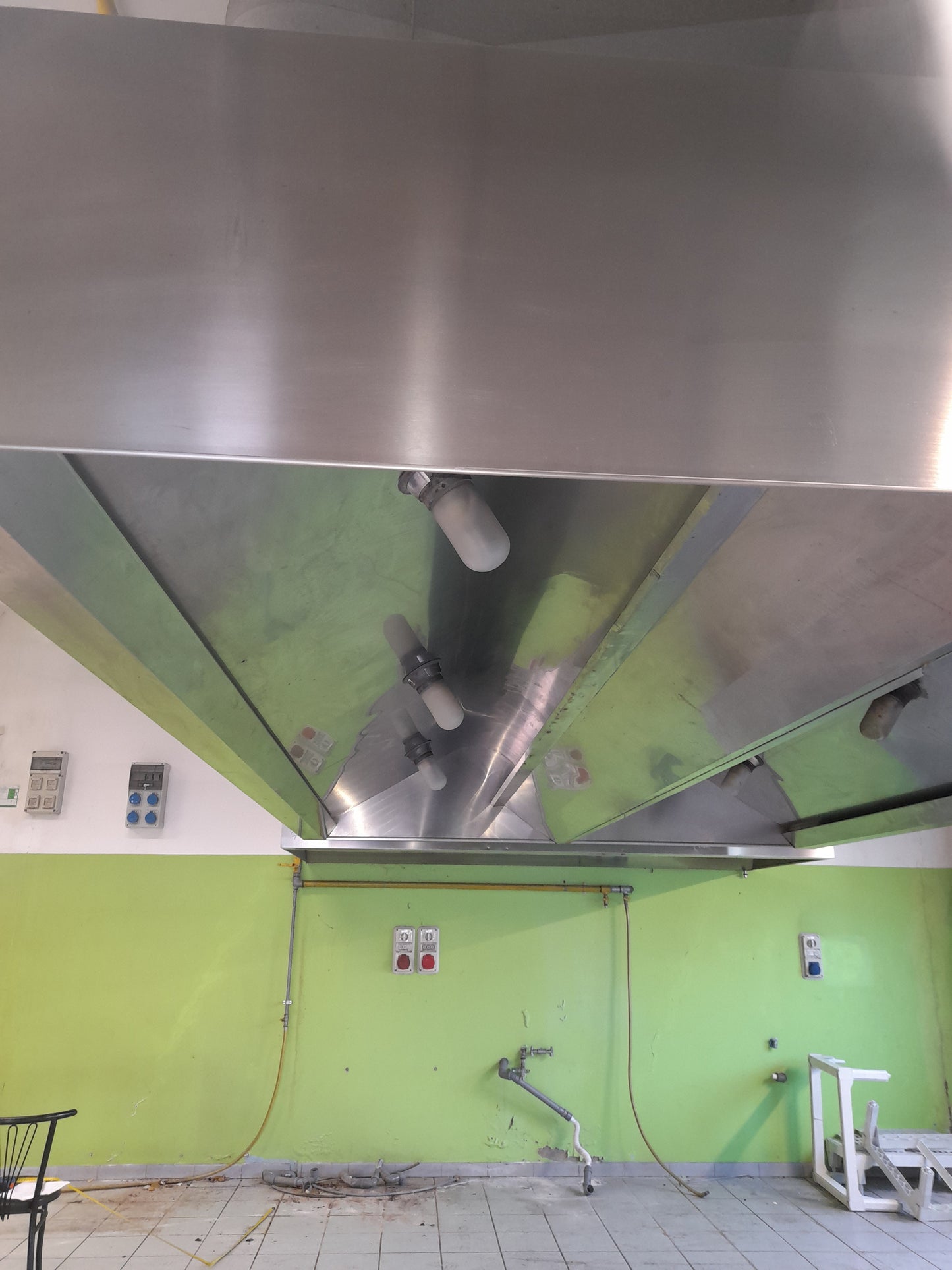 Cappa d'aspirazione usata in acciaio inox aisi 304 misure L 400 P 130 Alta 50 Attrezzatura da ristorazione usata Sd Service Store