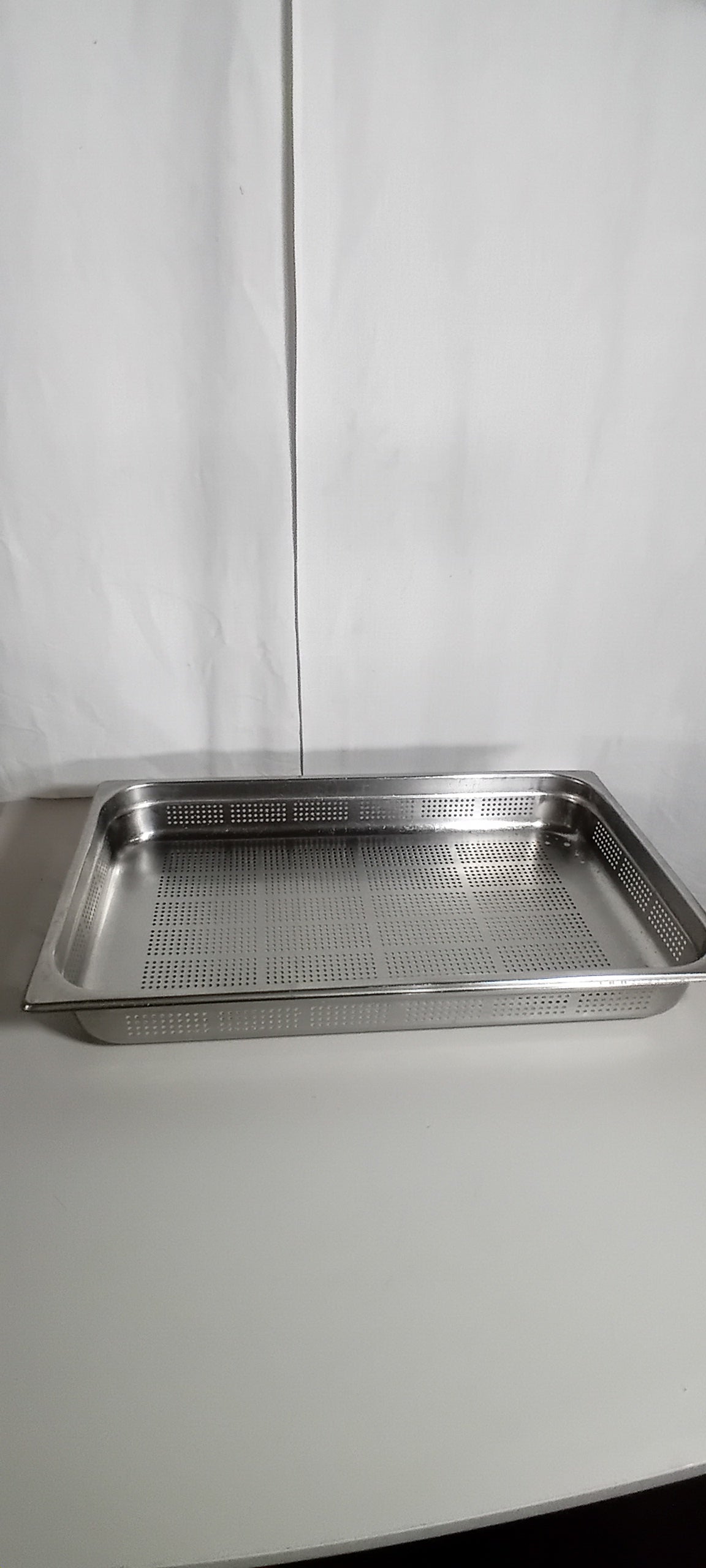 Teglia gastronorm traforata usata 53x32 cm altezza 6,5cm Attrezzatura da ristorazione usata Sd Service Store