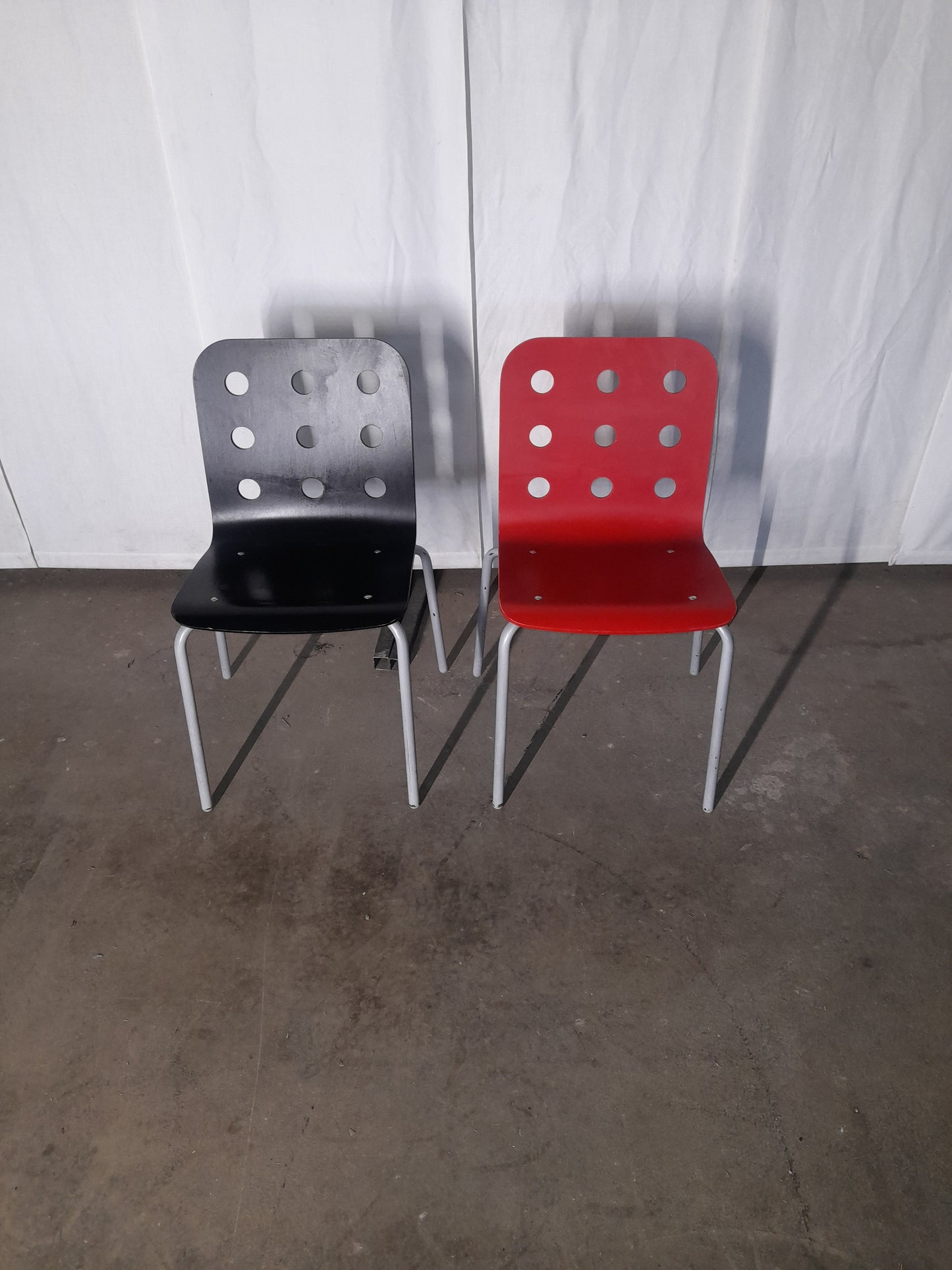 12 Sedie usate in legno adatto uso esterno (colore nere) Altezza seduta 47 cm Attrezzatura da ristorazione usata Sd Service Store