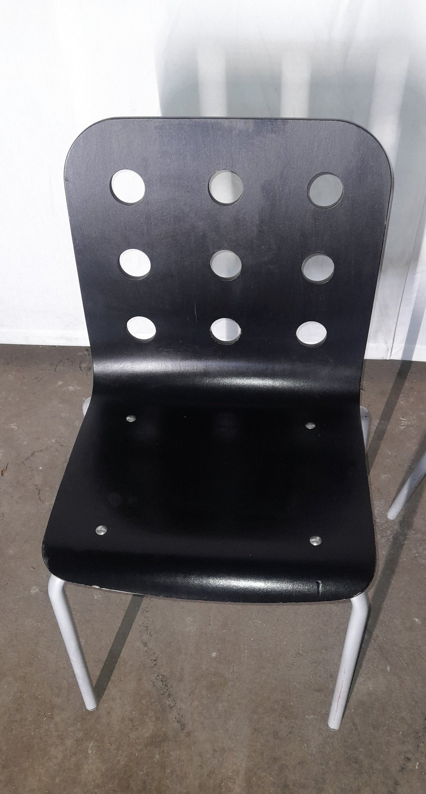 12 Sedie usate in legno adatto uso esterno (colore nere) Altezza seduta 47 cm Attrezzatura da ristorazione usata Sd Service Store