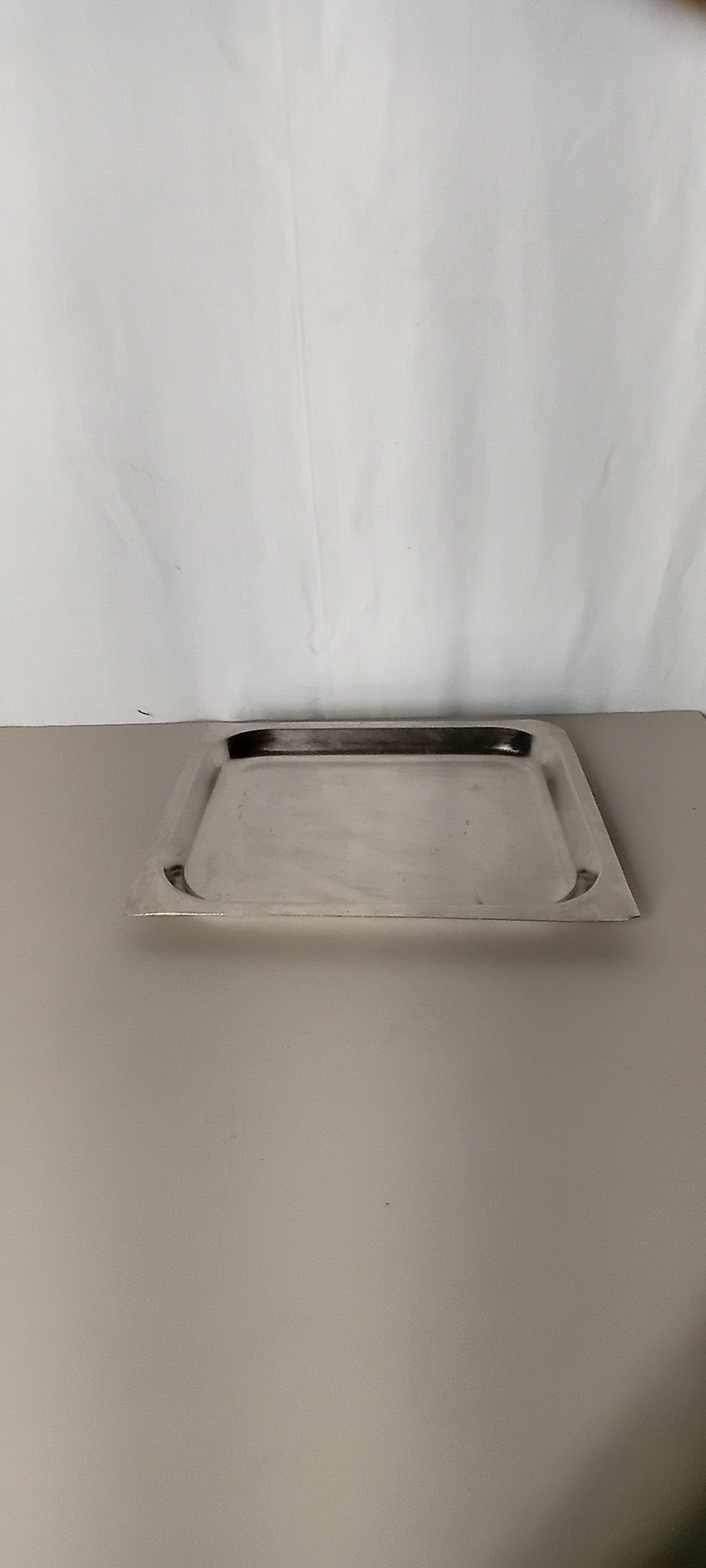 Teglia gastronorm GN 1/2, 32×26 cm; H 2 cm, usata per la ristorazione Ristorazione Sd Service Store