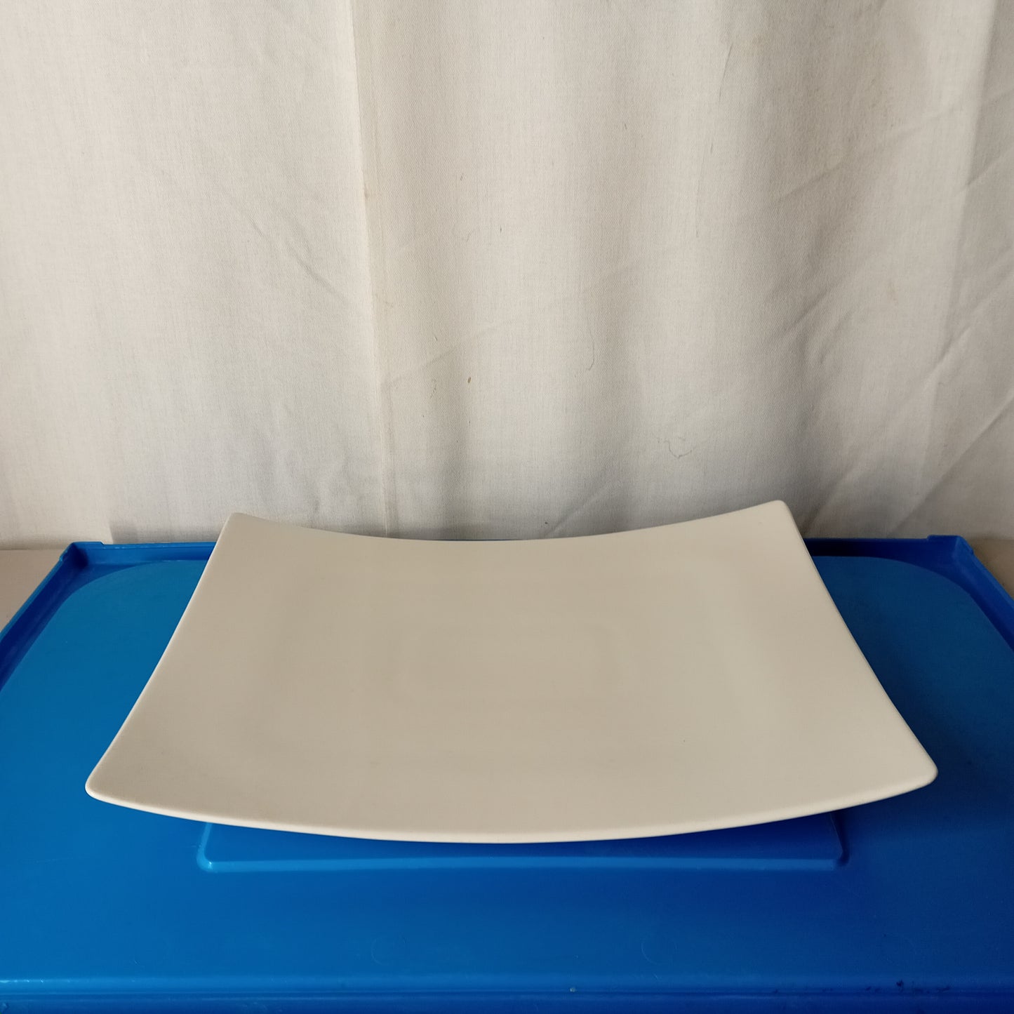 Piatto piano in porcellana, marca Supreme Ivory Bone; 30×23 cm, usato per la ristorazione Ristorazione Sd Service Store