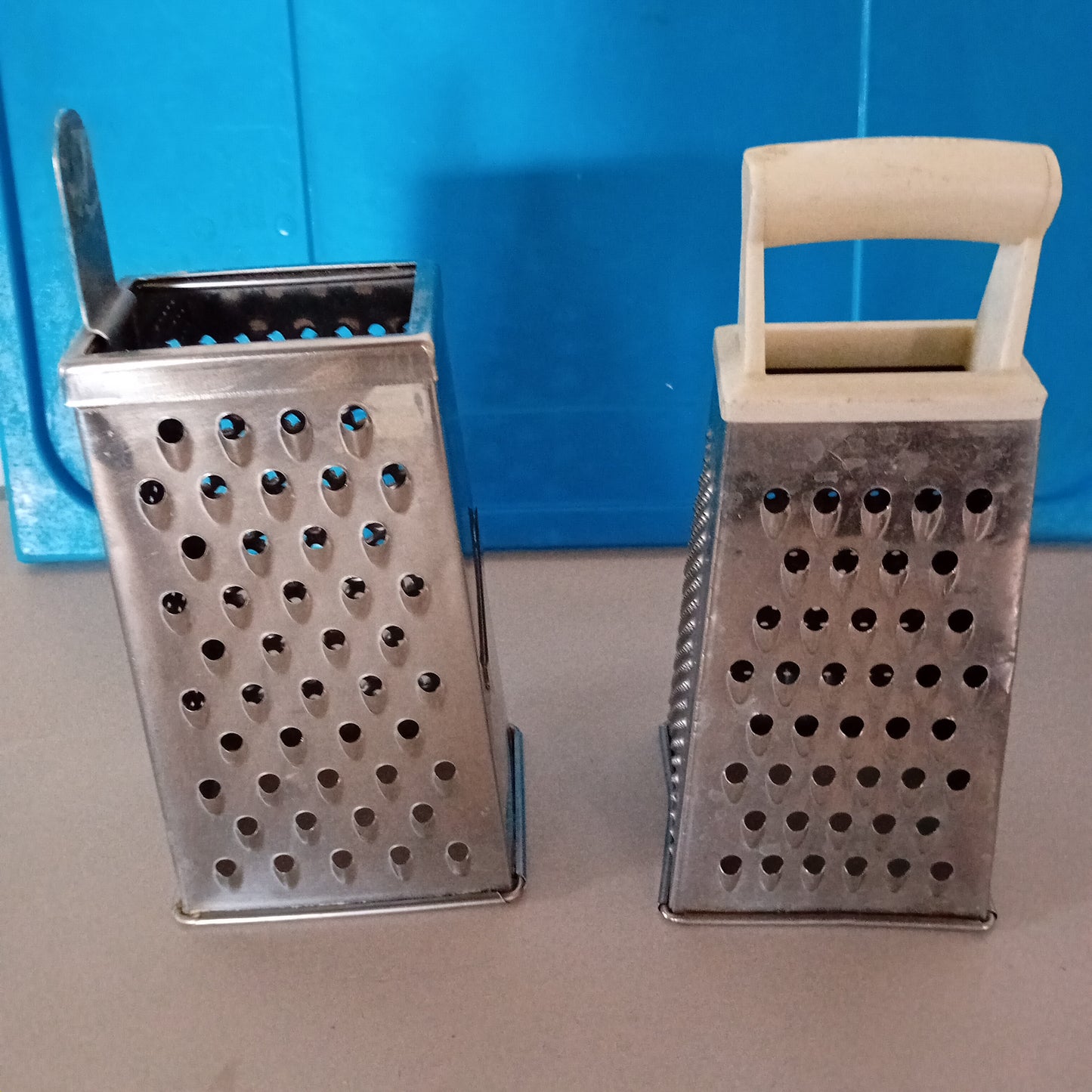 Grattugia formaggio o verdure in acciaio, usato per la ristorazione Ristorazione Sd Service Store