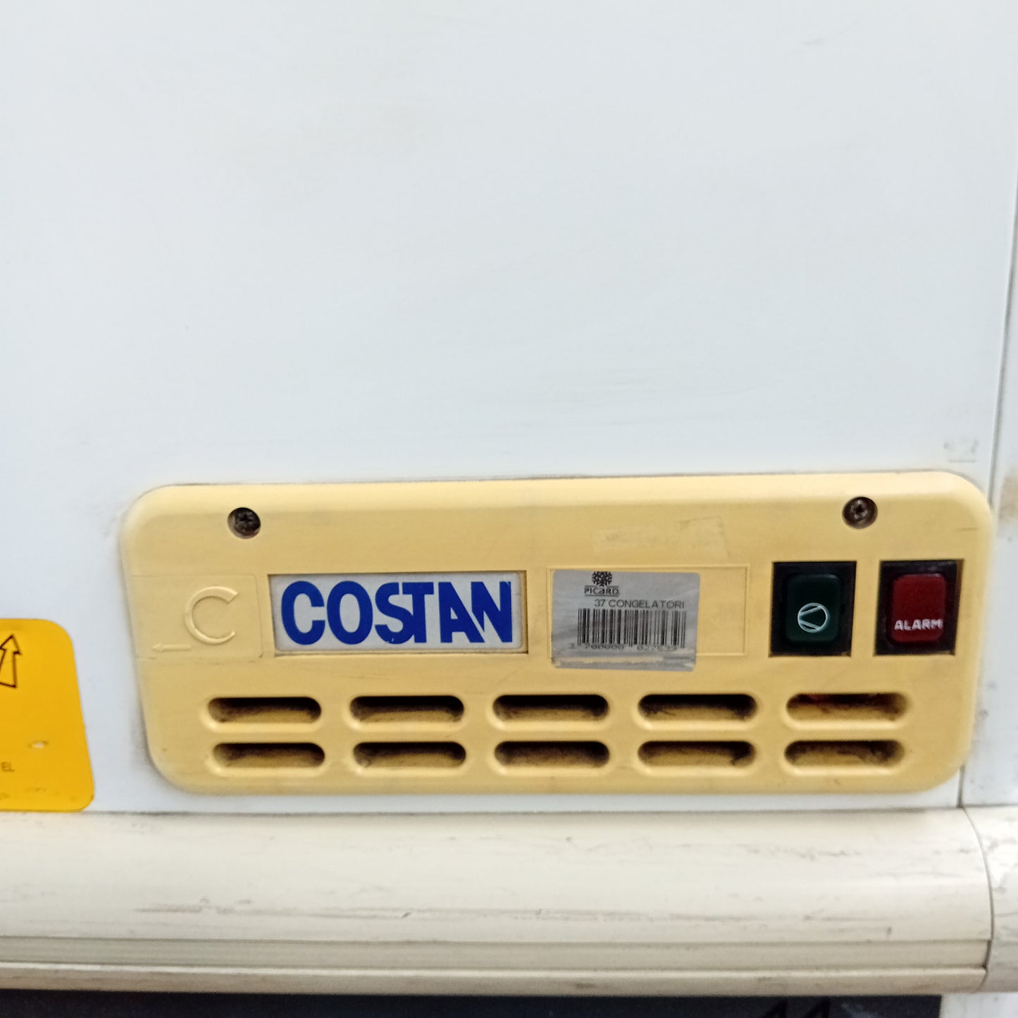 Congelatore/freezer usato, gas a norma in ottime condizioni, vetro panoramico, larghezza 170cm, altezza 86cm, profondità 80cm Attrezzatura da ristorazione usata Sd Service Store