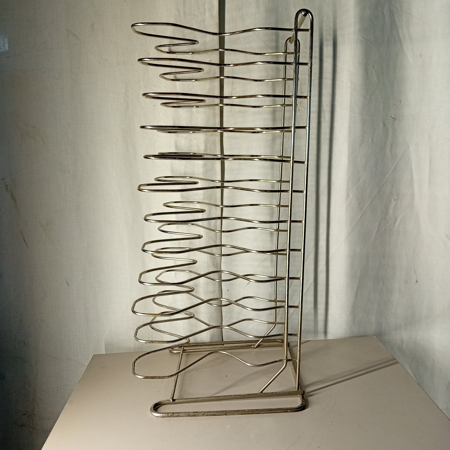 Portateglie per pizza usato, in acciaio, 12 scomparti, larghezza 30cm lunghezza 70cm Attrezzatura da ristorazione usata Sd Service Store