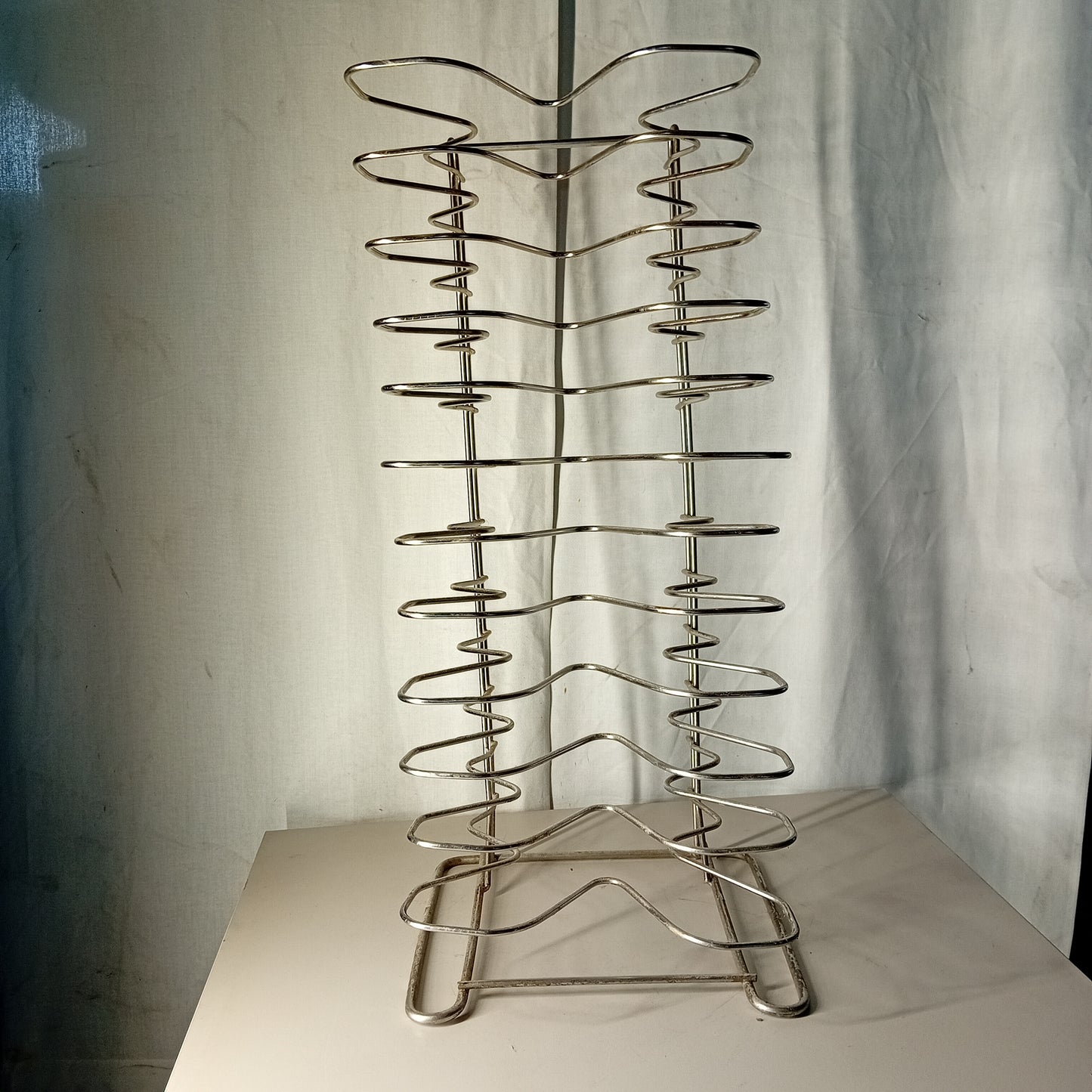Portateglie per pizza usato, in acciaio, 12 scomparti, larghezza 30cm lunghezza 70cm Attrezzatura da ristorazione usata Sd Service Store