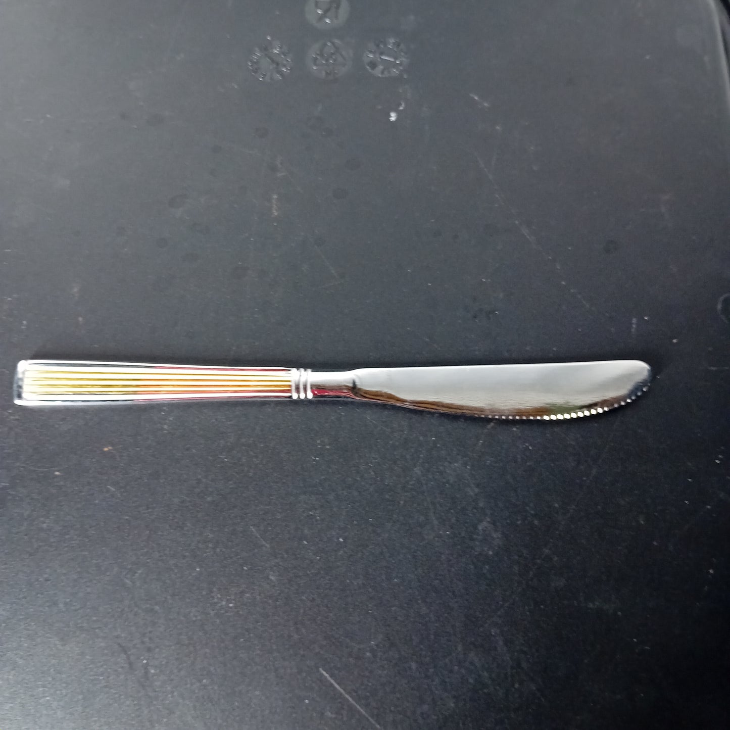 Coltelli Usati in acciaio inox con manico in bordatura dorata Attrezzatura da ristorazione usata Sd Service Store