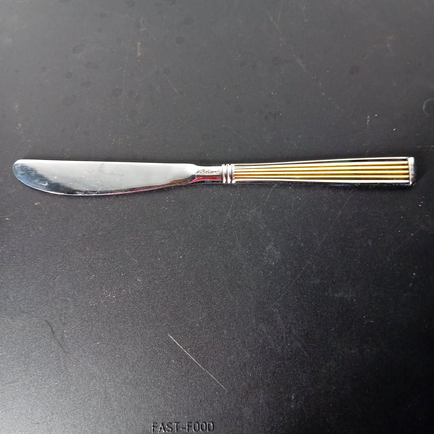 Coltelli Usati in acciaio inox con manico in bordatura dorata Attrezzatura da ristorazione usata Sd Service Store