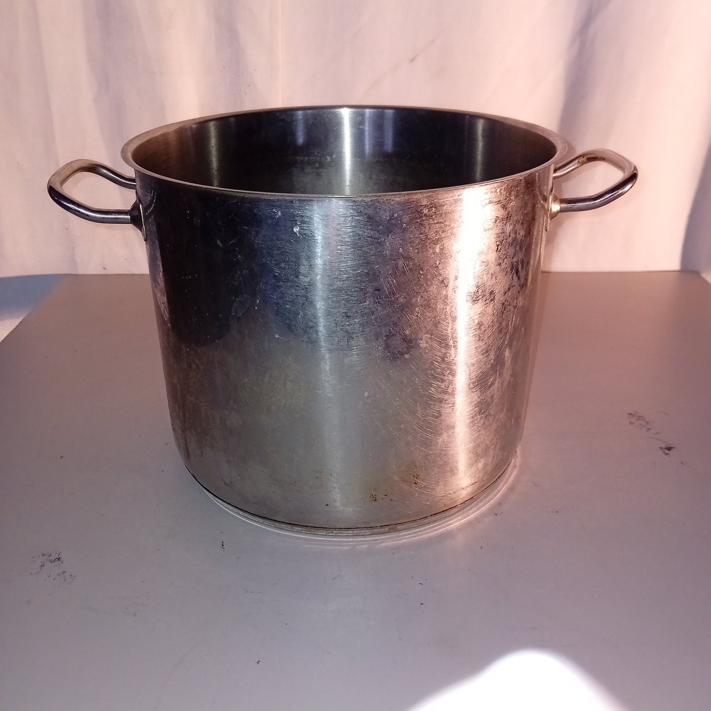 Pentola usata in acciaio inox per induzione con manici, diametro 25cm altezza 20cm Attrezzatura da ristorazione usata Sd Service Store