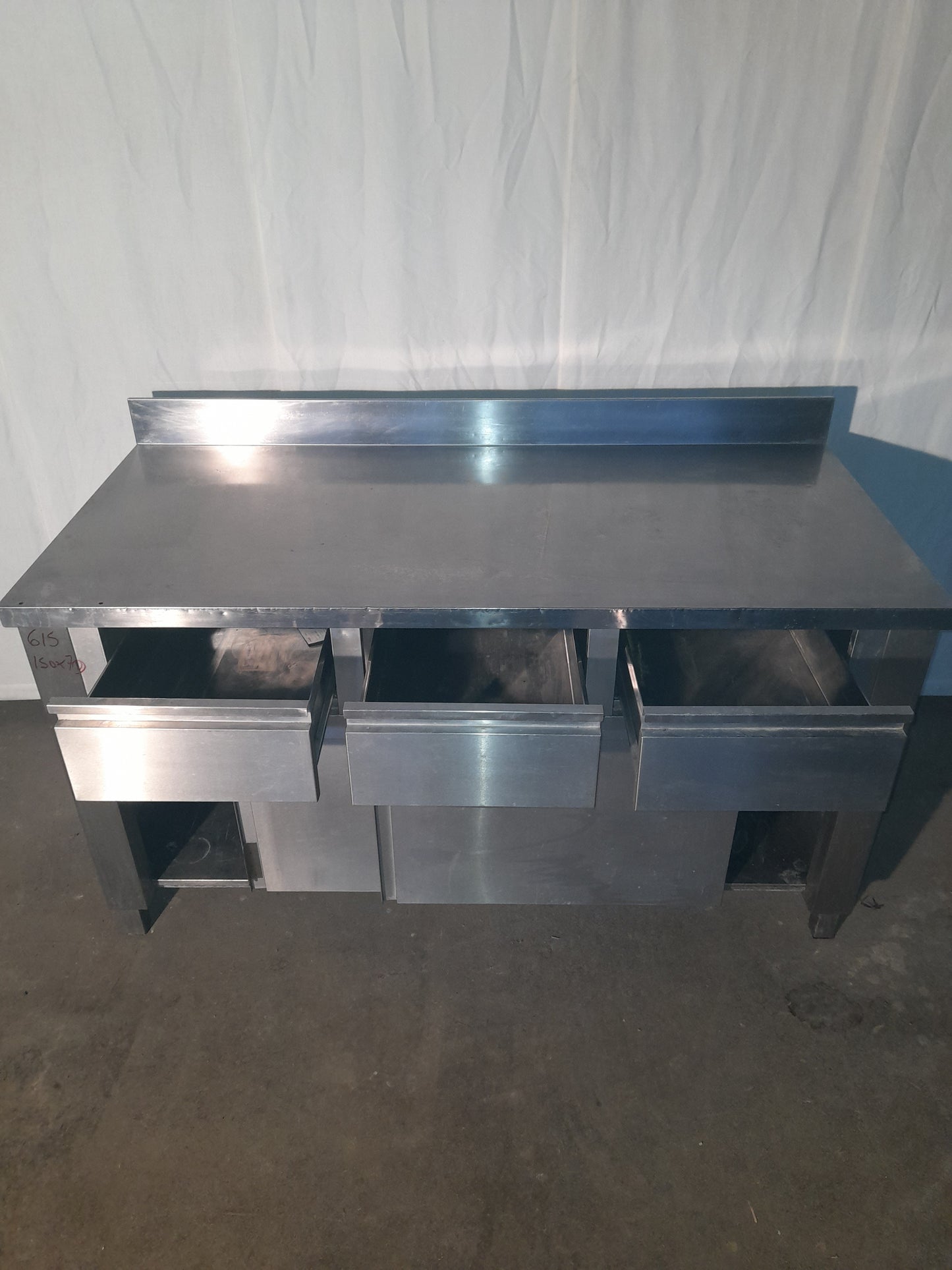 Banco usato in acciaio aisi 304 con 2 sportelli e 3 cassetti misure L 150 P 70 Alto 85 Attrezzatura da ristorazione usata Sd Service Store