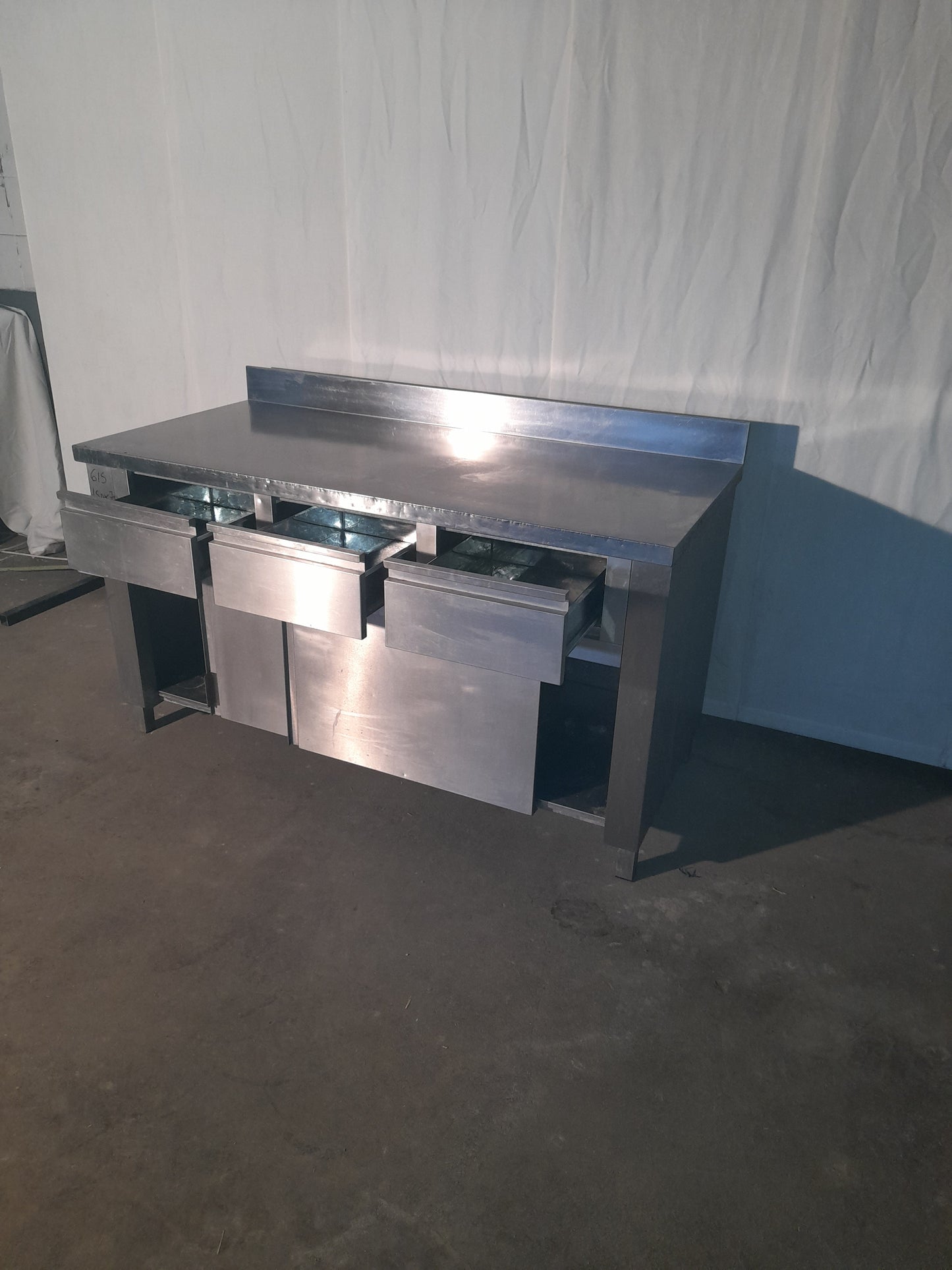 Banco usato in acciaio aisi 304 con 2 sportelli e 3 cassetti misure L 150 P 70 Alto 85 Attrezzatura da ristorazione usata Sd Service Store