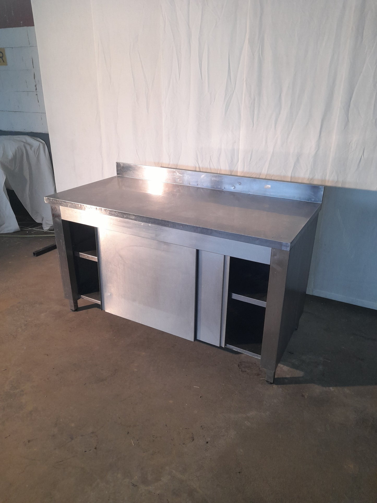 Banco usato in acciaio aisi 304 con 2 sportelli misure L 150 P 70 Alto 85 Attrezzatura da ristorazione usata Sd Service Store