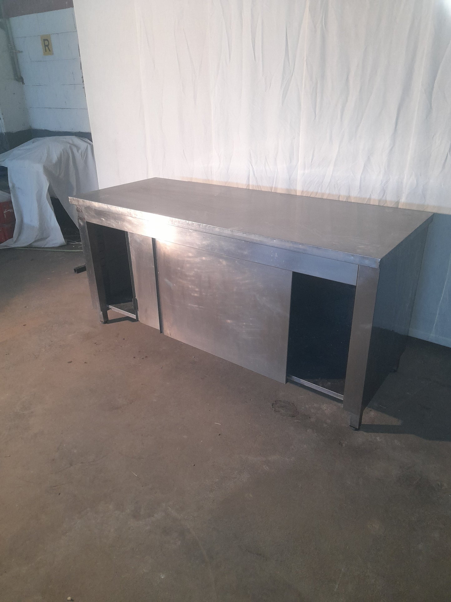 Banco usato in acciaio aisi 304 con 2 sportelli misure L 180 P 70 Alto 85 Attrezzatura da ristorazione usata Sd Service Store