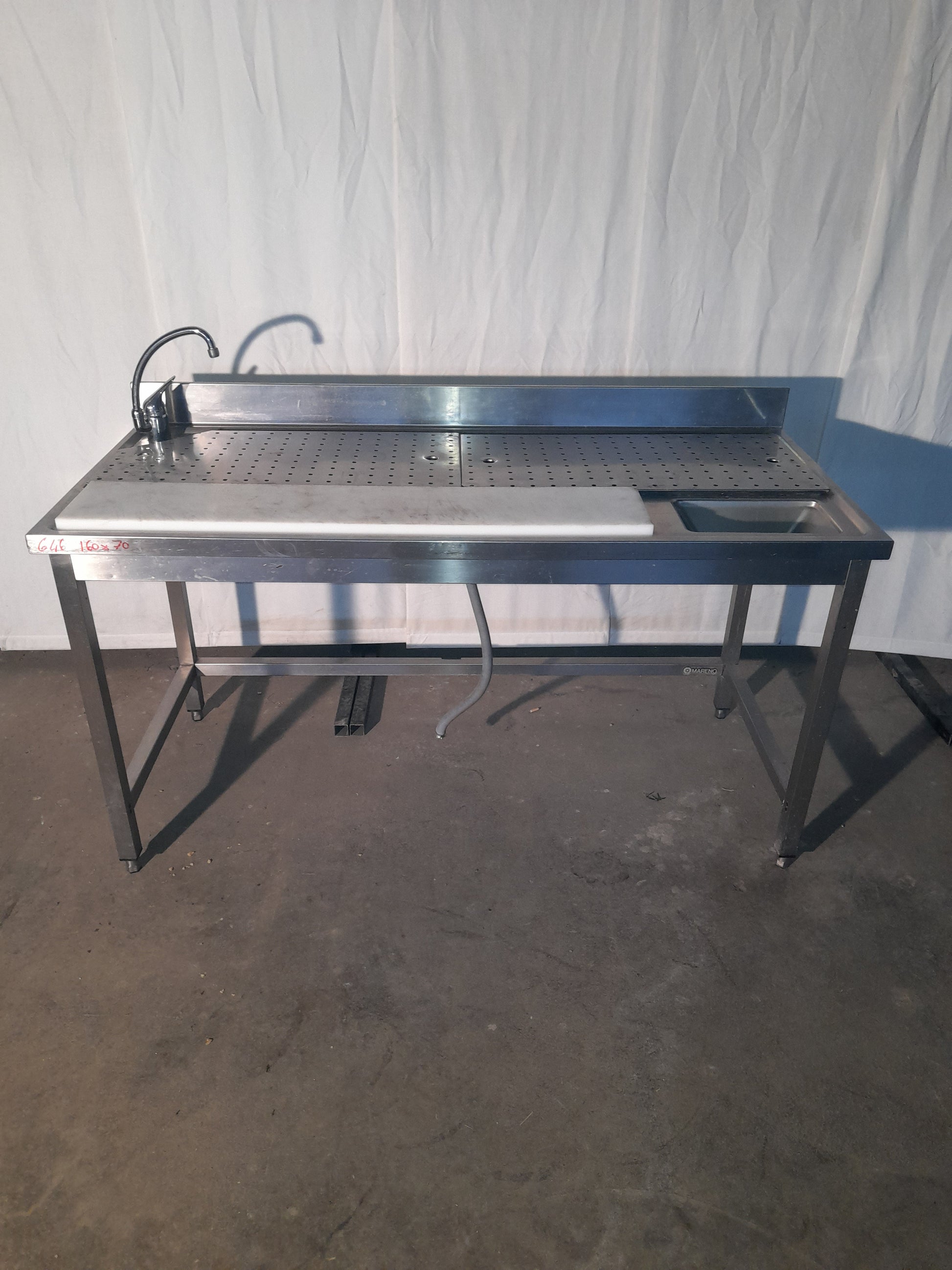 Tavolo usato in acciaio inox aisi 304 con foro per lo sbarazzo  (si puo' collegare all'acqua per lavorazione) misure L 190 P 70 Alto 85 Attrezzatura da ristorazione usata Sd Service Store