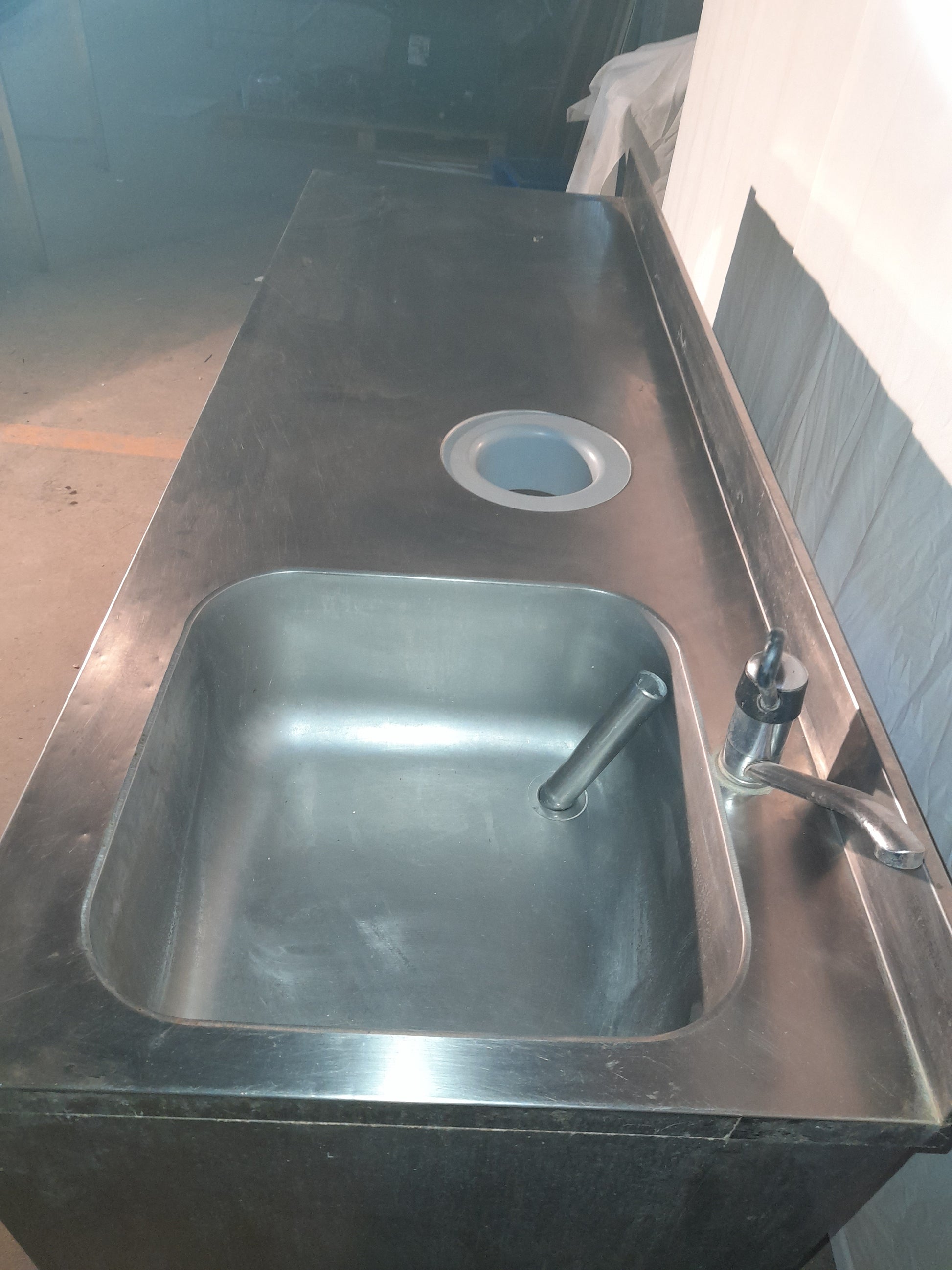 Banco frigorifero positivo usato in acciaio inox aisi 304 con 1 sportello Marca HIBER (vasca 50x50x25) misure L 195 P 70 Alto 85 Attrezzatura da ristorazione usata Sd Service Store