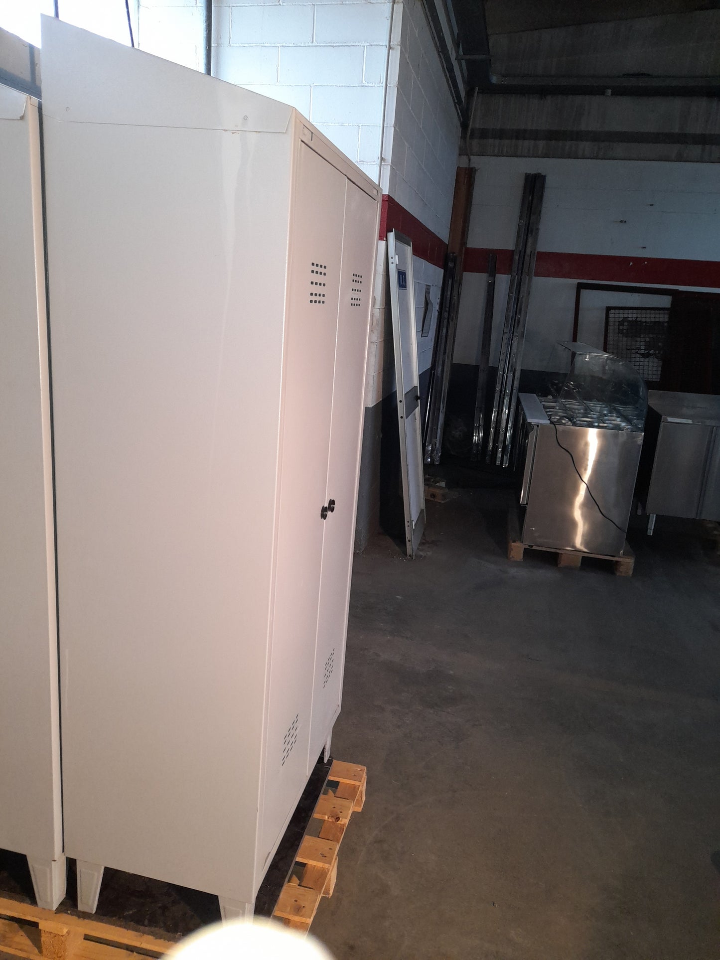 Armadio sporco pulito usato (2 serparatori interni) (non disponibile la chiave di chiusura) misure L 80 P 48 Alto 193 Attrezzatura da ristorazione usata Sd Service Store
