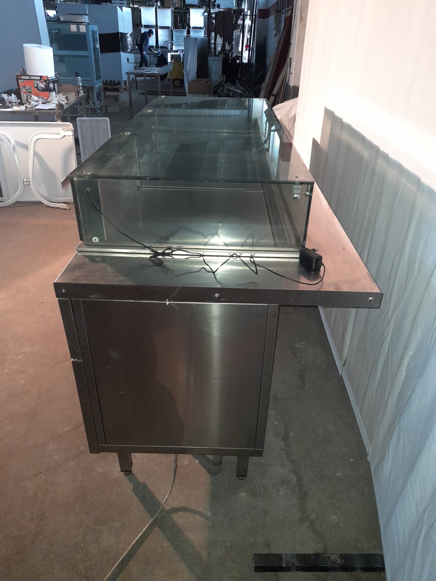 Banco espositore refrigerato usato in acciaio aisi 304 con 3 casssetti e 3 sportelli (motore a bordo) Attrezzatura da ristorazione usata Sd Service Store