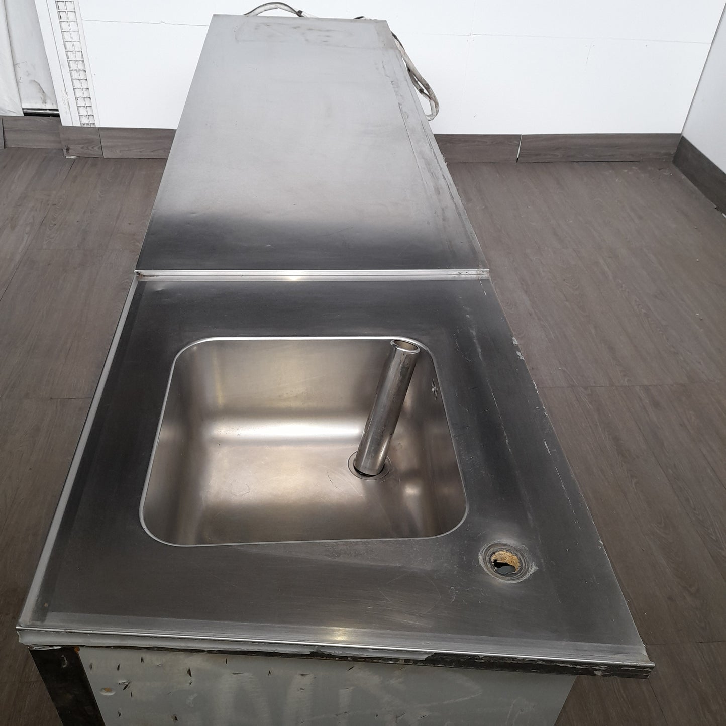Retro banco frigorifero usato 3 sportelle e 4 cassetti e lavandino in acciaio aisi 304 ( misura vasca 40x40x18) misure in foto Attrezzatura da ristorazione usata Sd Service Store