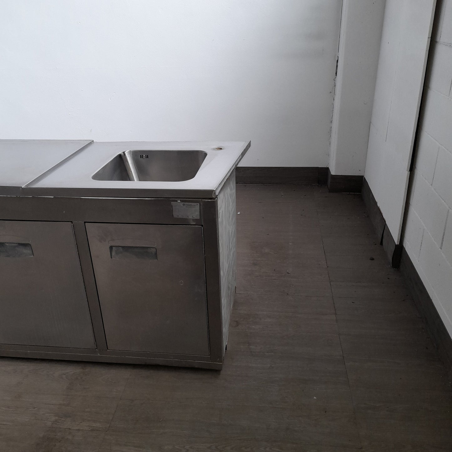 Retro banco frigorifero usato 3 sportelle e 4 cassetti e lavandino in acciaio aisi 304 ( misura vasca 40x40x18) misure in foto Attrezzatura da ristorazione usata Sd Service Store