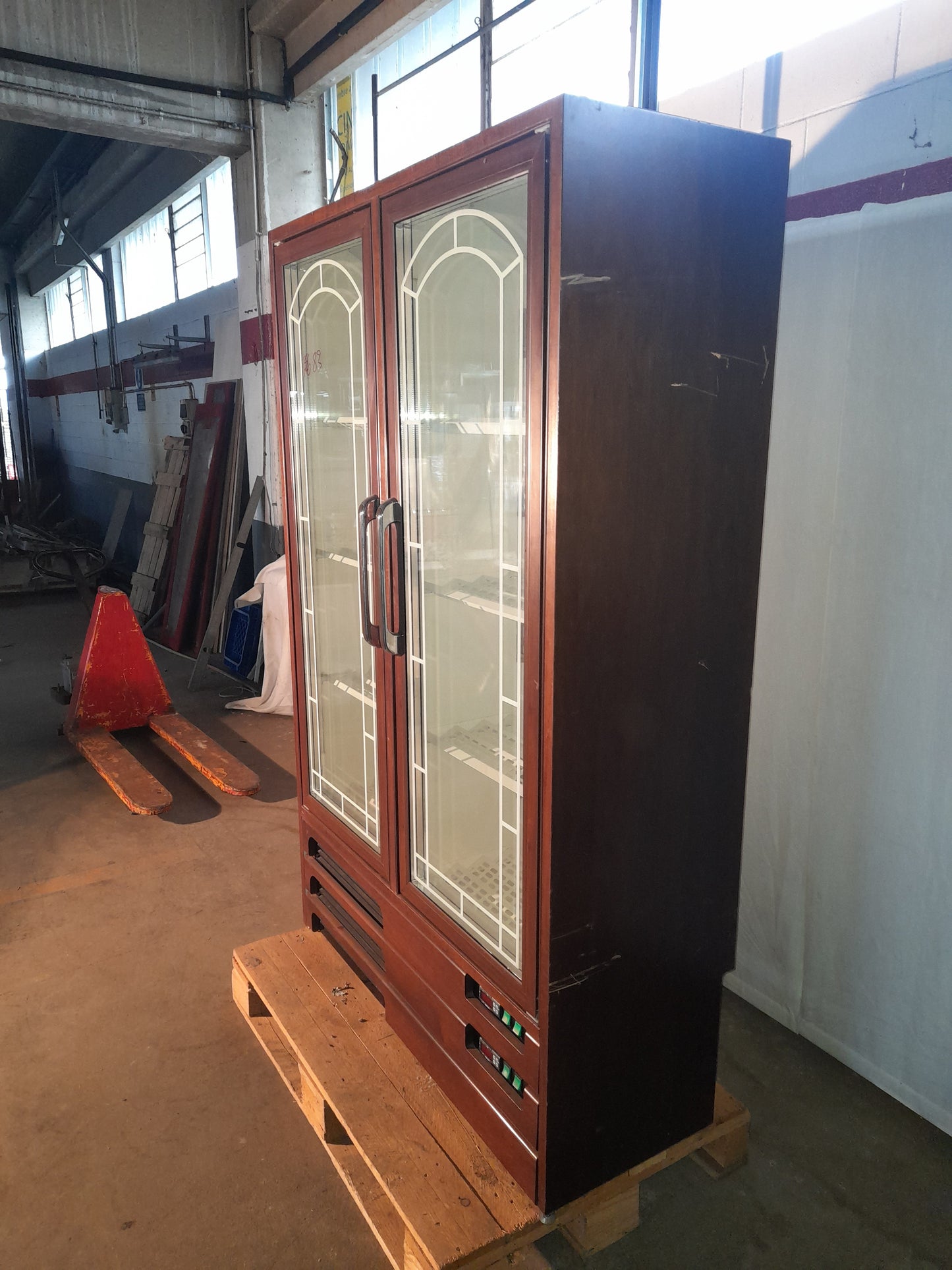 Frigorifero vetrina vini in legno usata misure L 120 P 47 Alto 192 Attrezzatura da ristorazione usata Sd Service Store