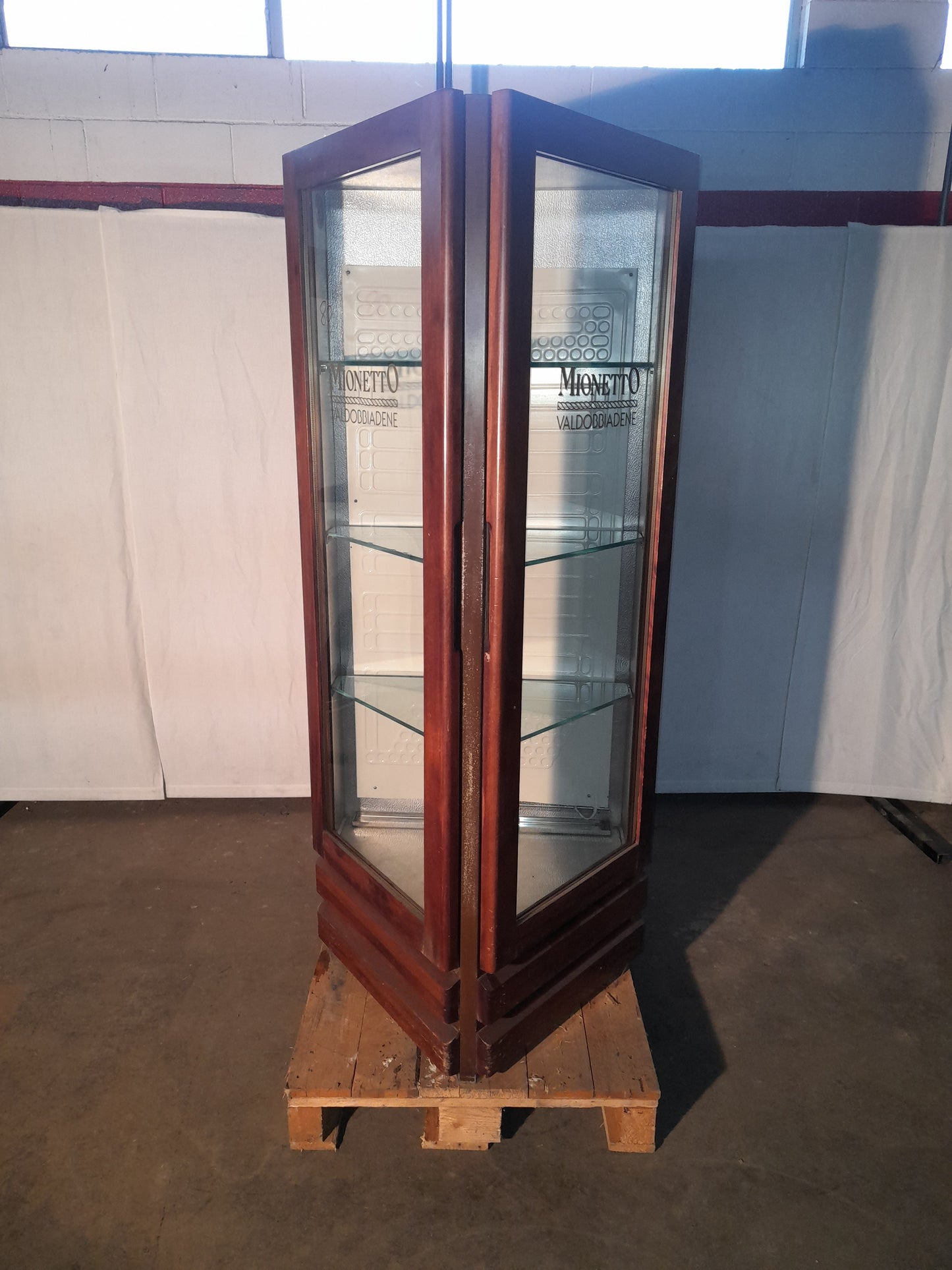 Frigorifero vetrina vini in legno usata misure L 82 P 70 Alto 190 Attrezzatura da ristorazione usata Sd Service Store