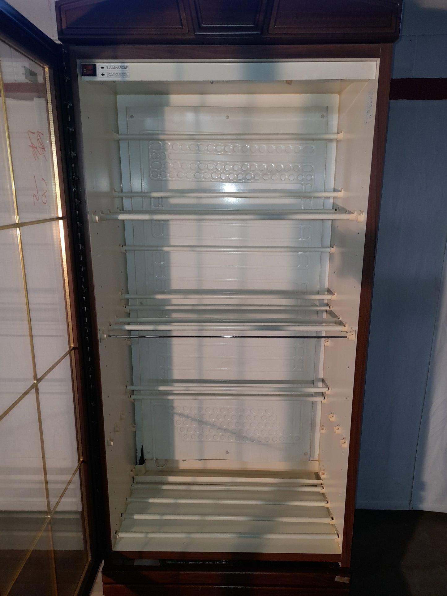 Frigorifero vetrina vini in legno usata misure L 82 P 45 Alto 195 Attrezzatura da ristorazione usata Sd Service Store