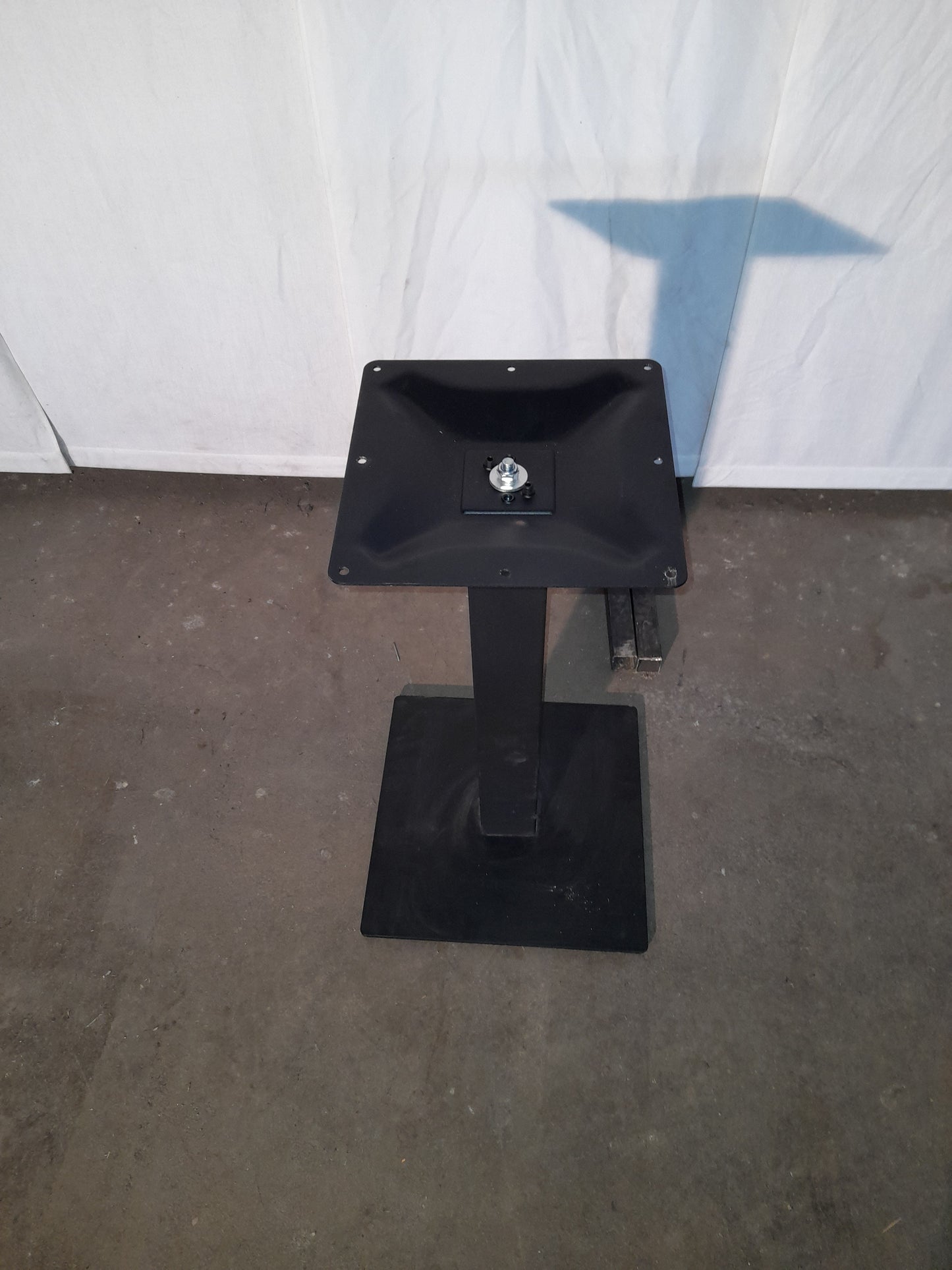 2 Piantane per tavoli usate colore nere (puo sostenere un piano max 80x80) altezza 72 Attrezzatura da ristorazione usata Sd Service Store