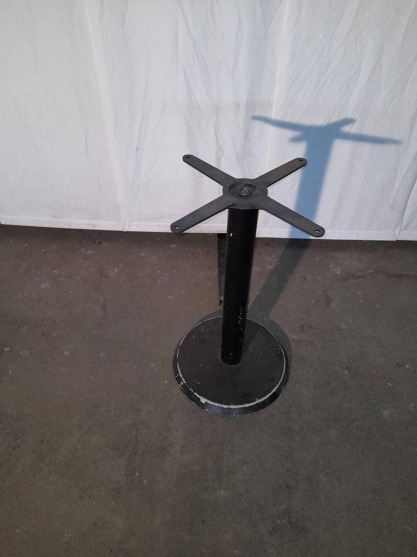 Piantana per tavolo usata colore nera (puo sostenere un piano max 80x80) altezza 72 Attrezzatura da ristorazione usata Sd Service Store