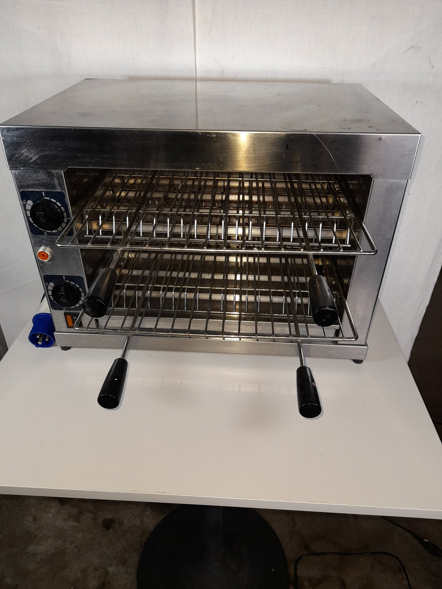 Fornetto per panini usato corrente 220 v misure L 52 P 36 Alto 38 Attrezzatura da ristorazione usata Sd Service Store