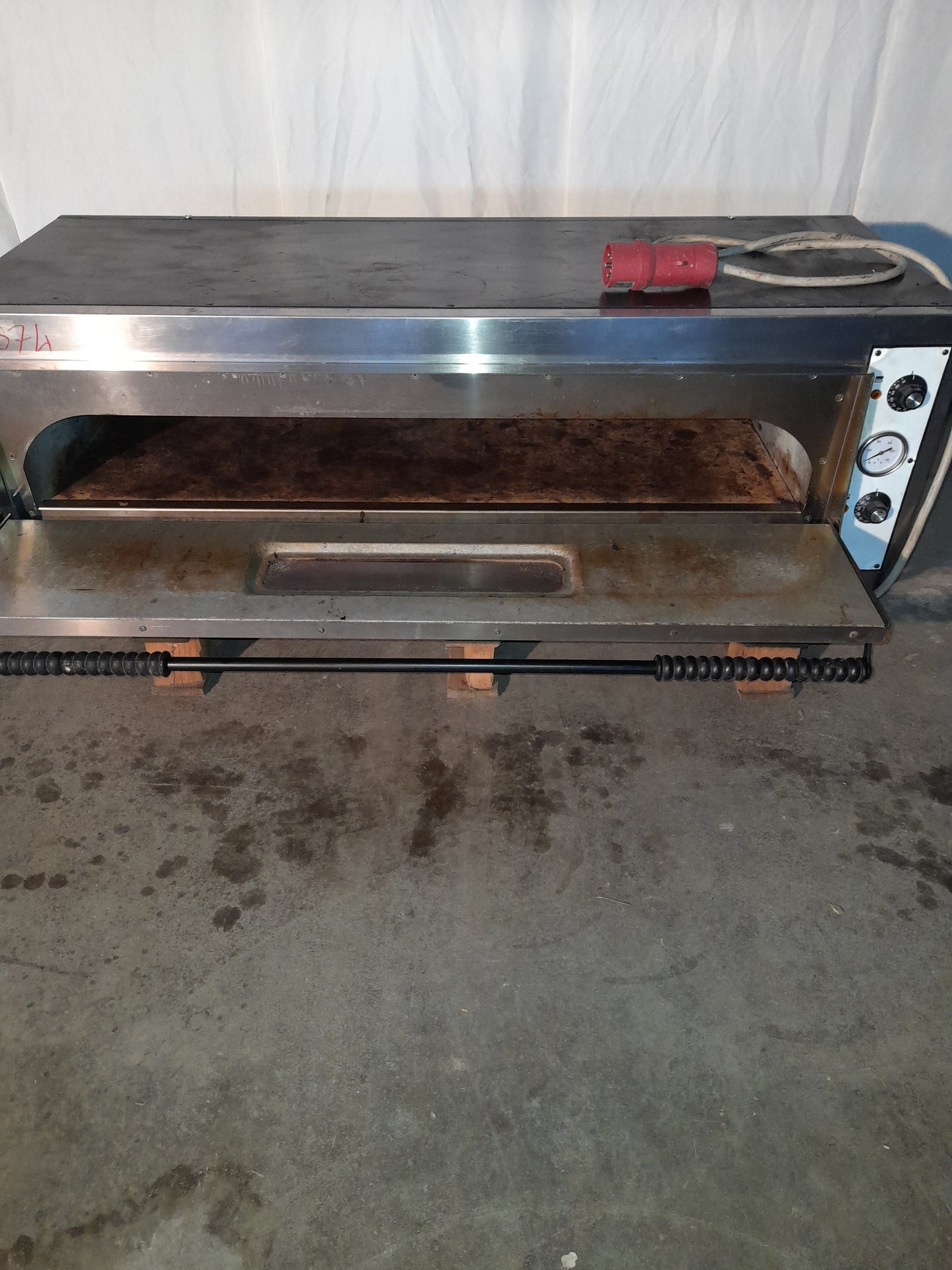 Forno elettrico usato per pizzeria corrente 380 v (3 pizze) misure esterne L 131 P 53 Altro 42 (misura camera interna L 108 P43 Alta 14) Attrezzatura da ristorazione usata Sd Service Store