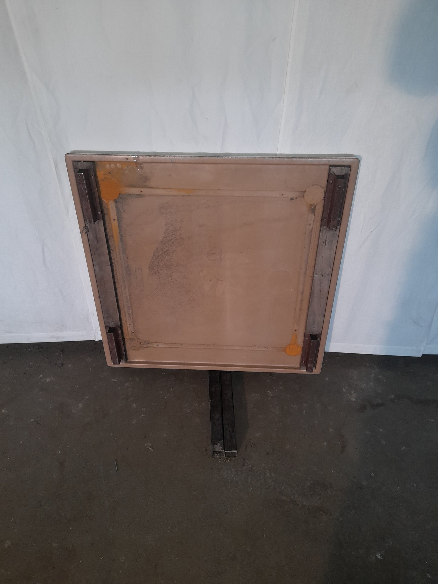 12 piani per tavoli usati ( marca WERZALIT ) 80x80 con ganci per prolunghe (adatti anche per uso all'aperto) (uso con tovaglia ) colore bianco Attrezzatura da ristorazione usata Sd Service Store