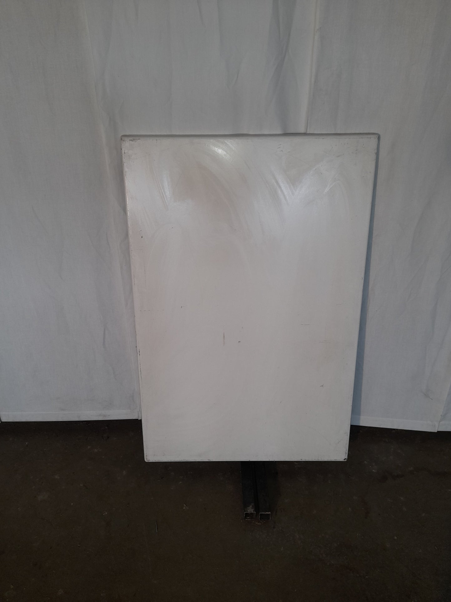 8 piani per tavoli usati ( marca WERZALIT ) 120x80 con supporti per prolunghe (consigliato utilizzo con tovagliato o da riverniciare) col bianco Attrezzatura da ristorazione usata Sd Service Store