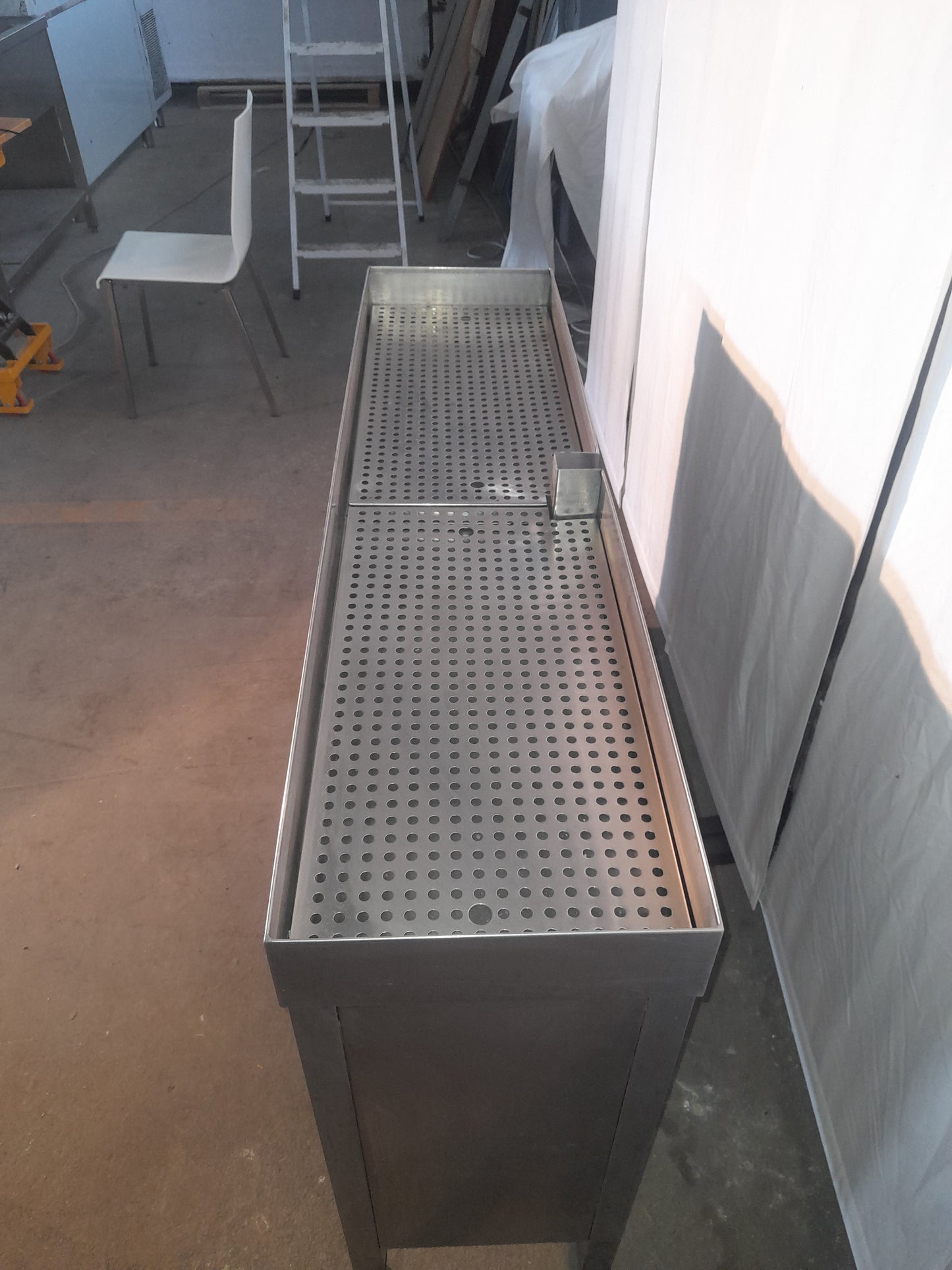 Banco scolabicchieri usato in acciaio aisi 304 usato misure L 61 P 61 Alto 90 Attrezzatura da ristorazione usata Sd Service Store