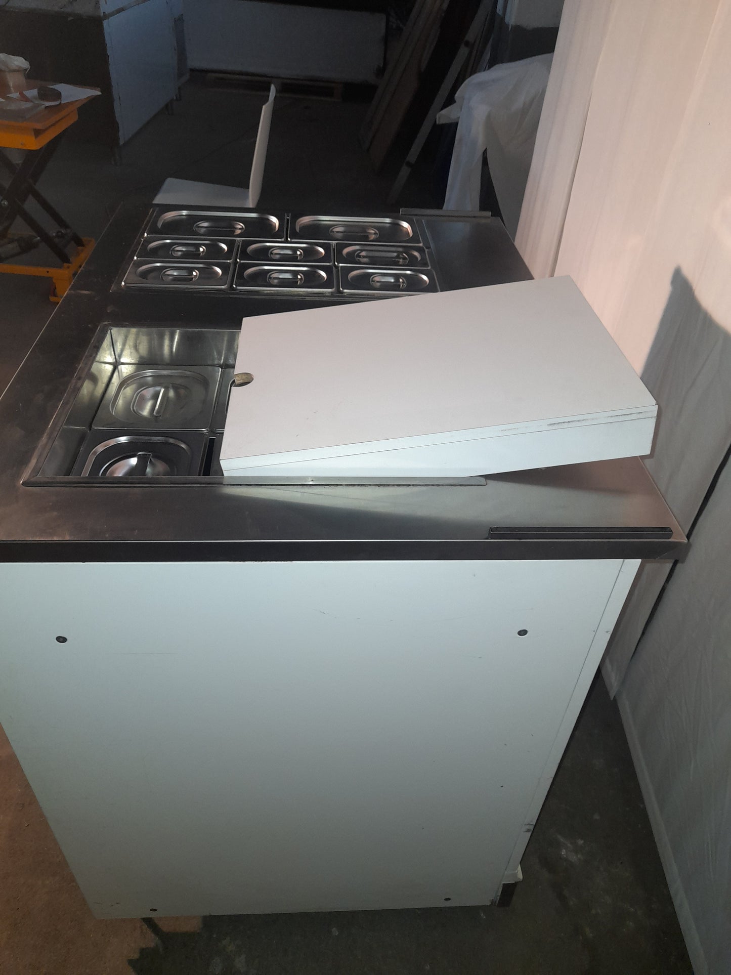 Banco saladette usato con vetro frontale (compreso di vaschette come da foto ) misure L 102 P 80 Alto 93/97 Attrezzatura da ristorazione usata Sd Service Store
