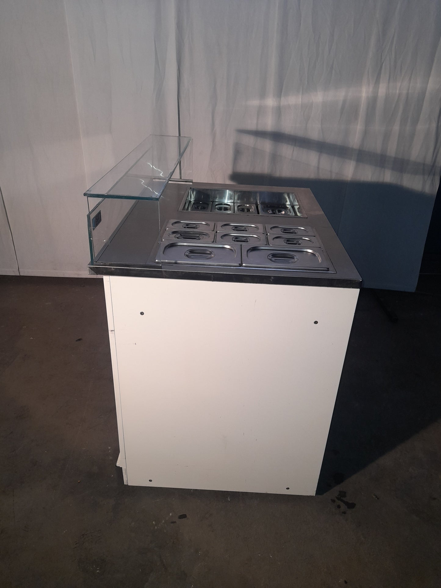Banco saladette usato con vetro frontale (compreso di vaschette come da foto ) misure L 102 P 80 Alto 93/97 Attrezzatura da ristorazione usata Sd Service Store