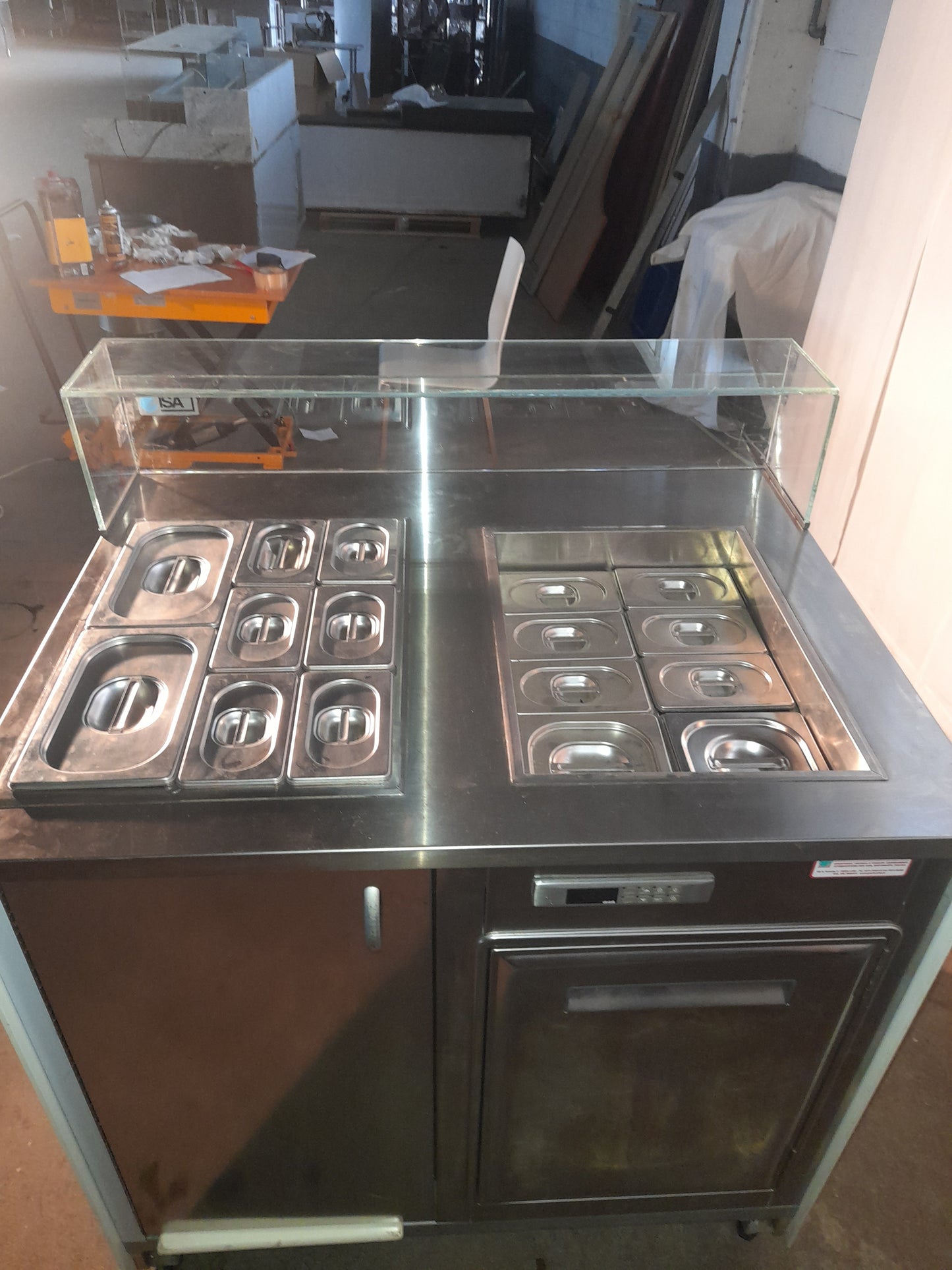 Banco saladette usato con vetro frontale (compreso di vaschette come da foto ) misure L 102 P 80 Alto 93/97 Attrezzatura da ristorazione usata Sd Service Store
