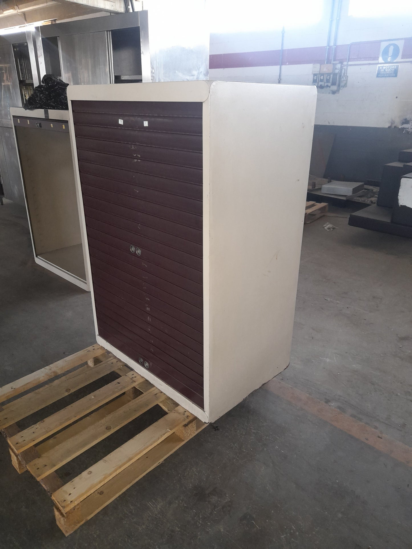 Armadio usato misura L 90 P 60 Alto 132 Attrezzatura da ristorazione usata Sd Service Store