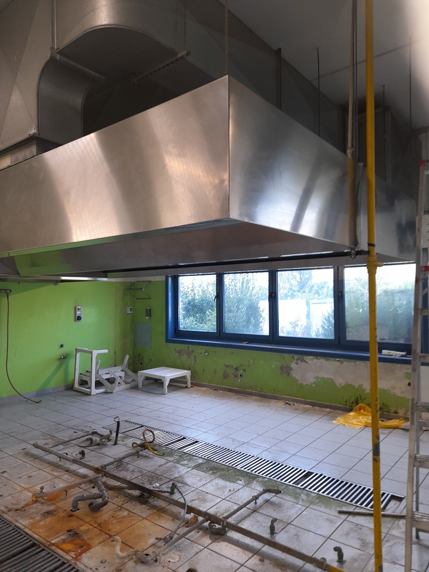 Cappa d'aspirazione usata in acciaio inox aisi 304 misure L 400 P 130 Alta 50 Attrezzatura da ristorazione usata Sd Service Store