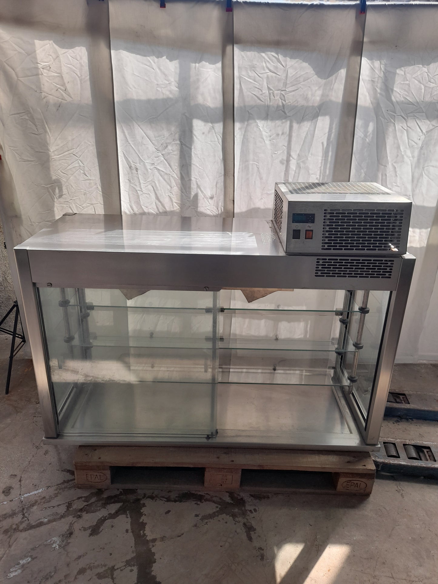 Frigorifero espositore per self service apertura plex su 2 lati (da appoggio) con motore a bordo Misure L 136 P 55 Alto 83 Attrezzatura da ristorazione usata Sd Service Store