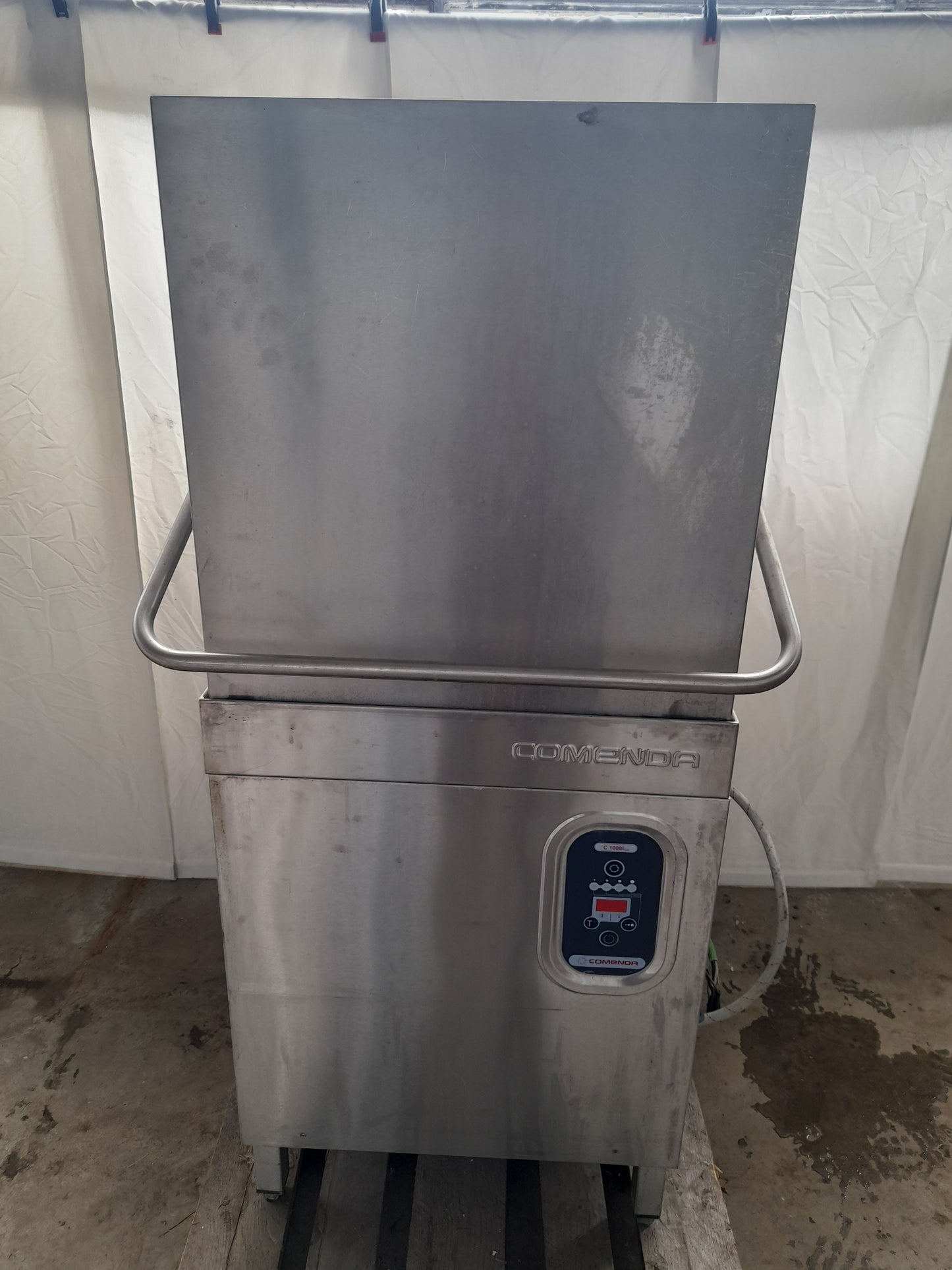 Lavastoviglie usata a capote marca Commenda ( cesto 60x 60 cm ) Misure L 72 P 75 Alta da aperta 183 Attrezzatura da ristorazione usata Sd Service Store